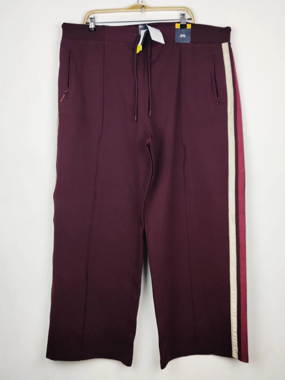 Buy online pre-used pre-loved 100% authentic & Original branded Marks & Spencer (TT-3900) available in Pakistan. Top international brands avilable.