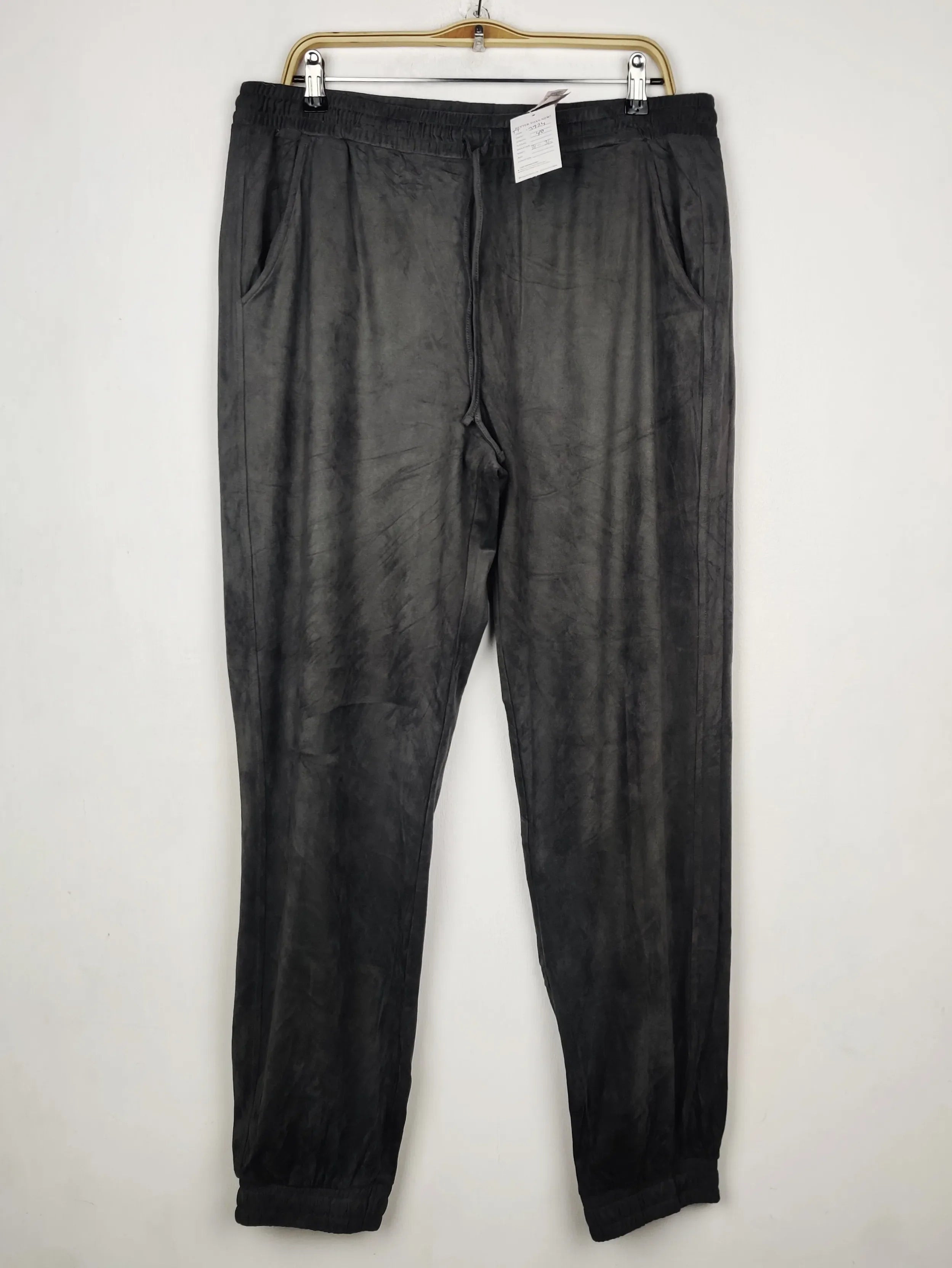 Buy online pre-used pre-loved 100% authentic & Original branded Primark (TT-3924) available in Pakistan. Top international brands avilable.