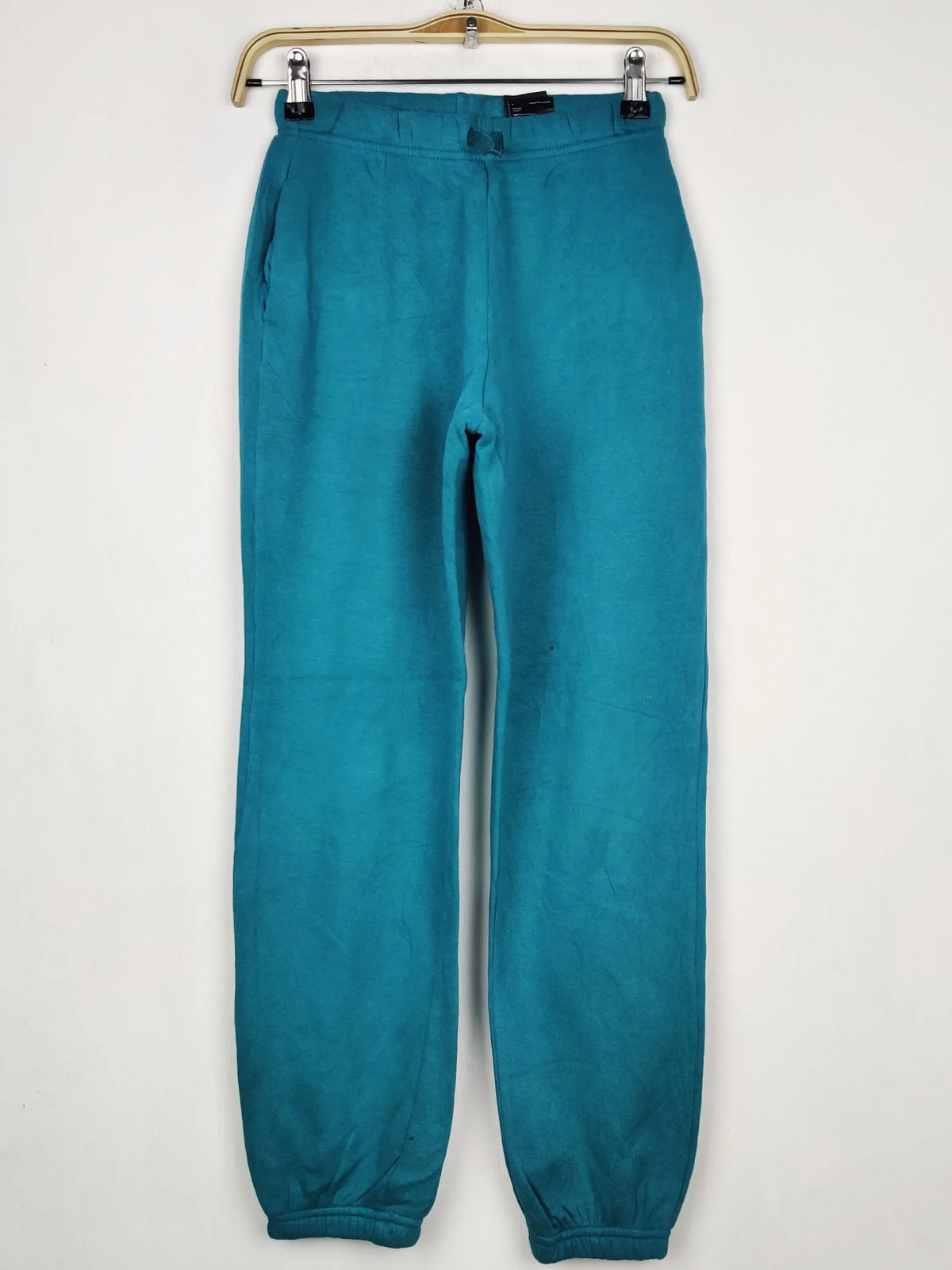 Buy online pre-used pre-loved 100% authentic & Original branded H&M (TT-3925) available in Pakistan. Top international brands avilable.
