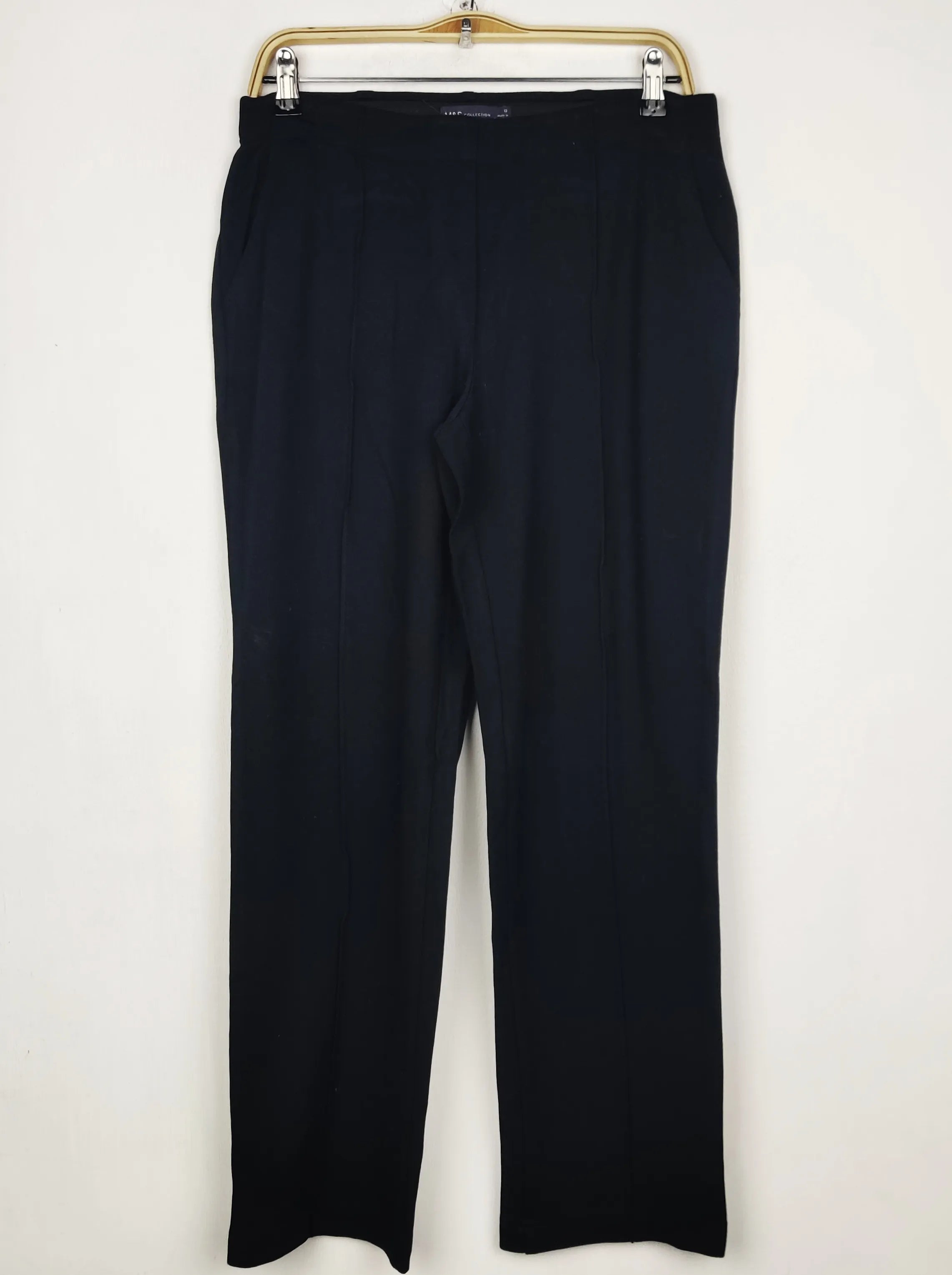 Buy online pre-used pre-loved 100% authentic & Original branded Marks & Spencer (TT-3926) available in Pakistan. Top international brands avilable.
