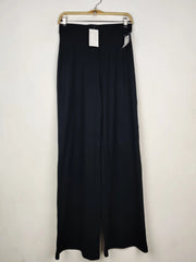 Buy online pre-used pre-loved 100% authentic & Original branded Marks & Spencer (TT-3940) available in Pakistan. Top international brands avilable.