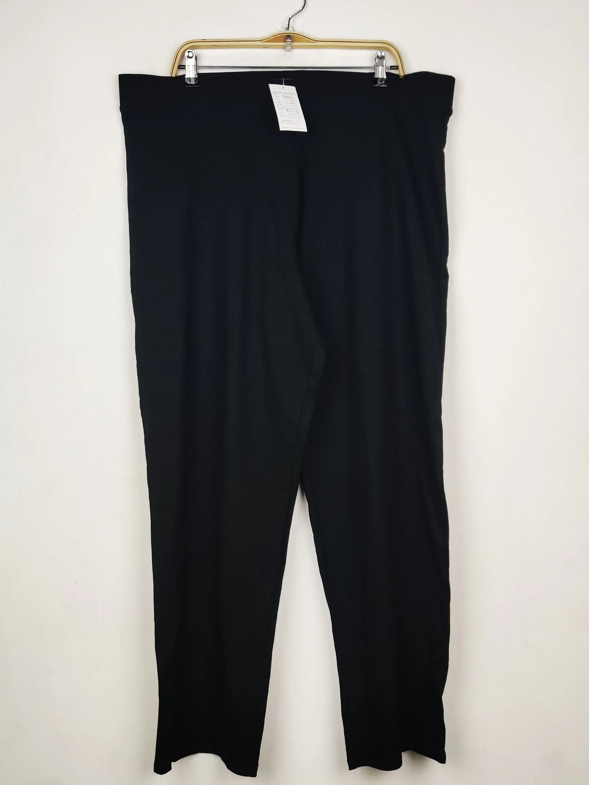 Buy online pre-used pre-loved 100% authentic & Original branded Marks & Spencer (TT-3942) available in Pakistan. Top international brands avilable.