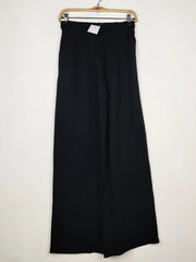 Buy online pre-used pre-loved 100% authentic & Original branded Stradivarius (TT-3945) available in Pakistan. Top international brands avilable.