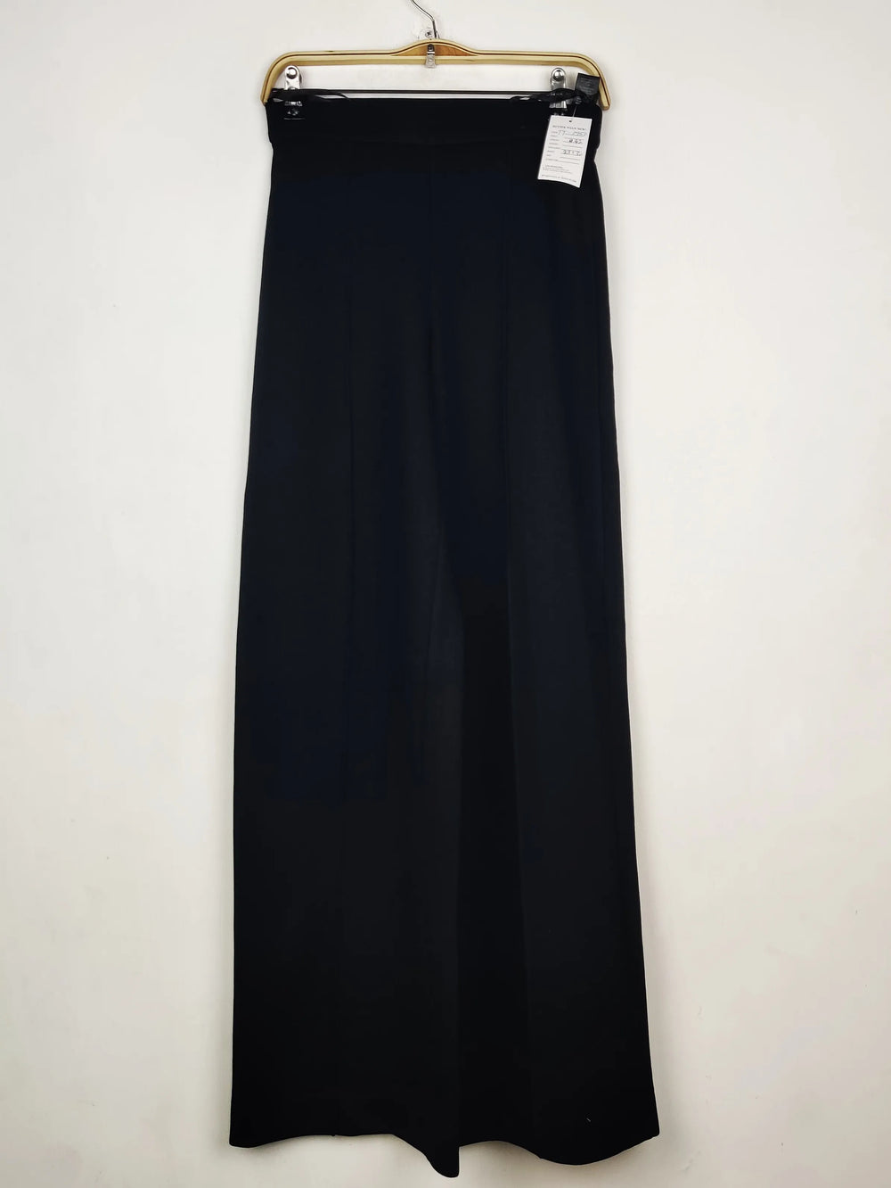 Buy online pre-used pre-loved 100% authentic & Original branded Marks & Spencer (TT-3952) available in Pakistan. Top international brands avilable.