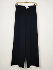 Buy online pre-used pre-loved 100% authentic & Original branded H&M (TT-3959) available in Pakistan. Top international brands avilable.