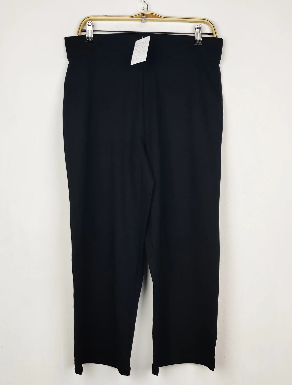 Buy online pre-used pre-loved 100% authentic & Original branded Marks & Spencer (TT-3961) available in Pakistan. Top international brands avilable.
