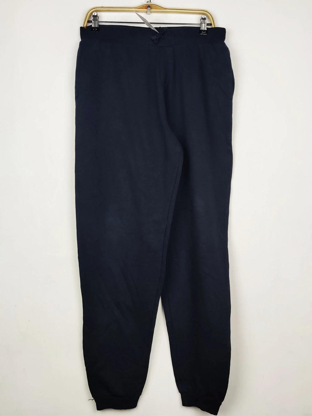 Buy online pre-used pre-loved 100% authentic & Original branded Unknown Brand (TT-3966) available in Pakistan. Top international brands avilable.