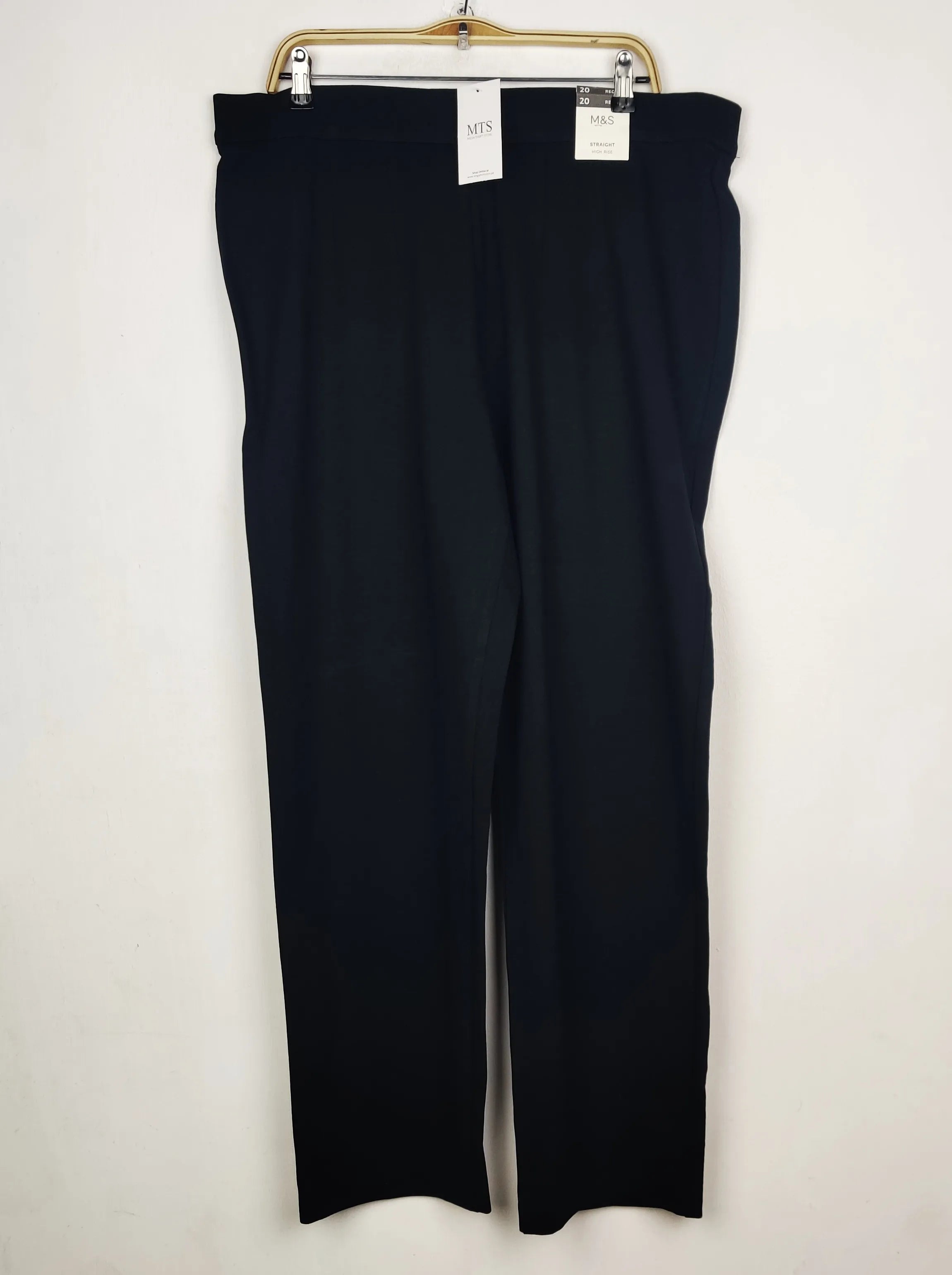 Buy online pre-used pre-loved 100% authentic & Original branded Marks & Spencer (TT-3970) available in Pakistan. Top international brands avilable.