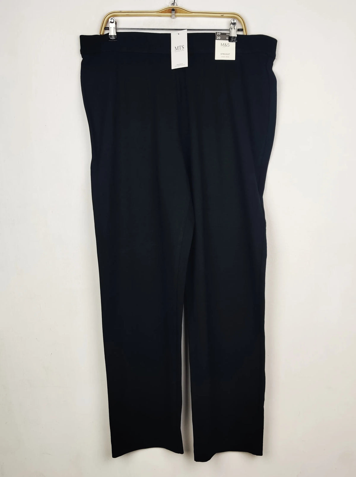 Buy online pre-used pre-loved 100% authentic & Original branded Marks & Spencer (TT-3970) available in Pakistan. Top international brands avilable.