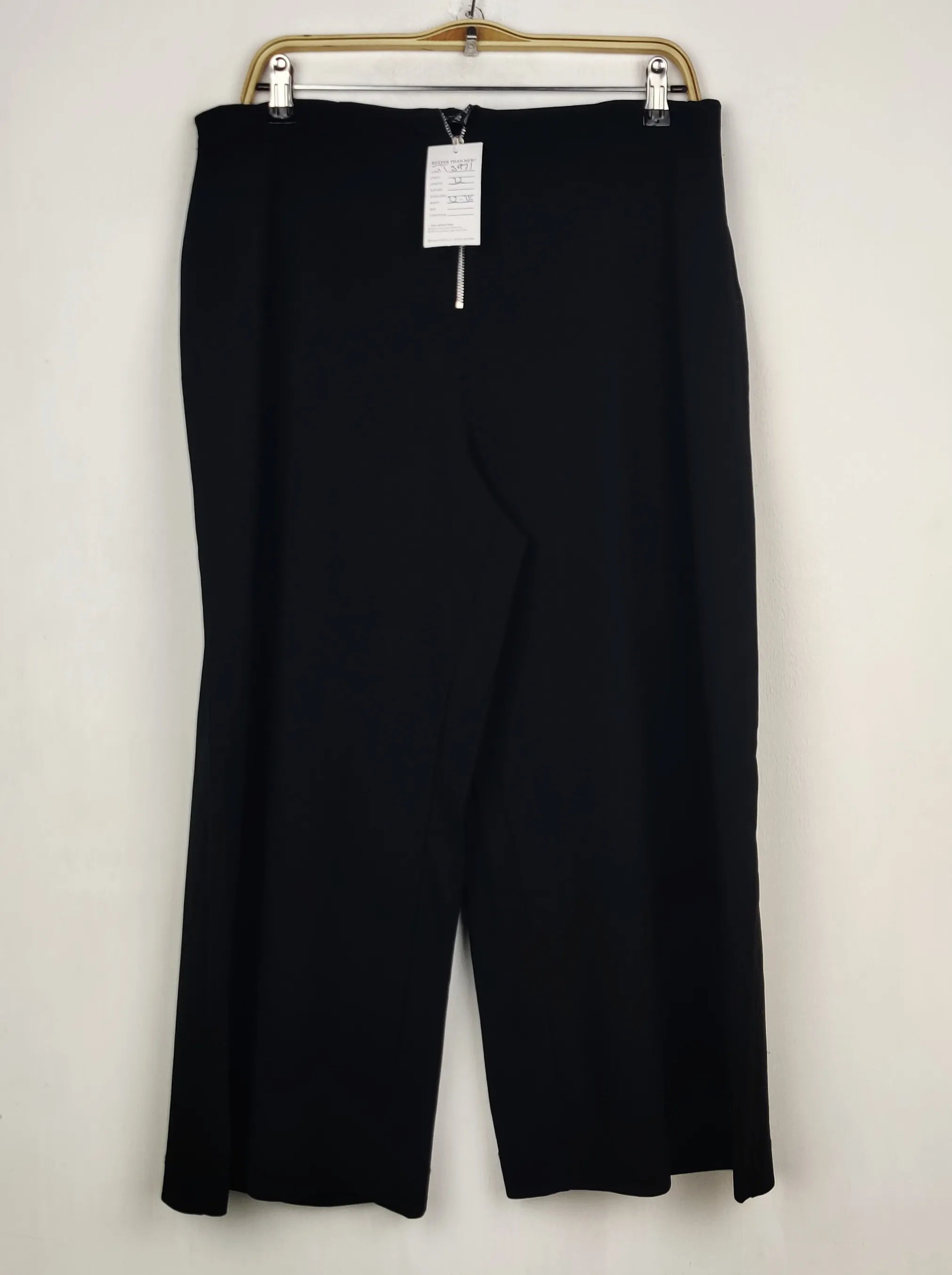 Buy online pre-used pre-loved 100% authentic & Original branded New Look (TT-3971) available in Pakistan. Top international brands avilable.