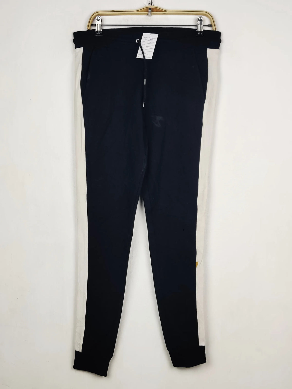 Buy online pre-used pre-loved 100% authentic & Original branded Asos (TT-3986) available in Pakistan. Top international brands avilable.
