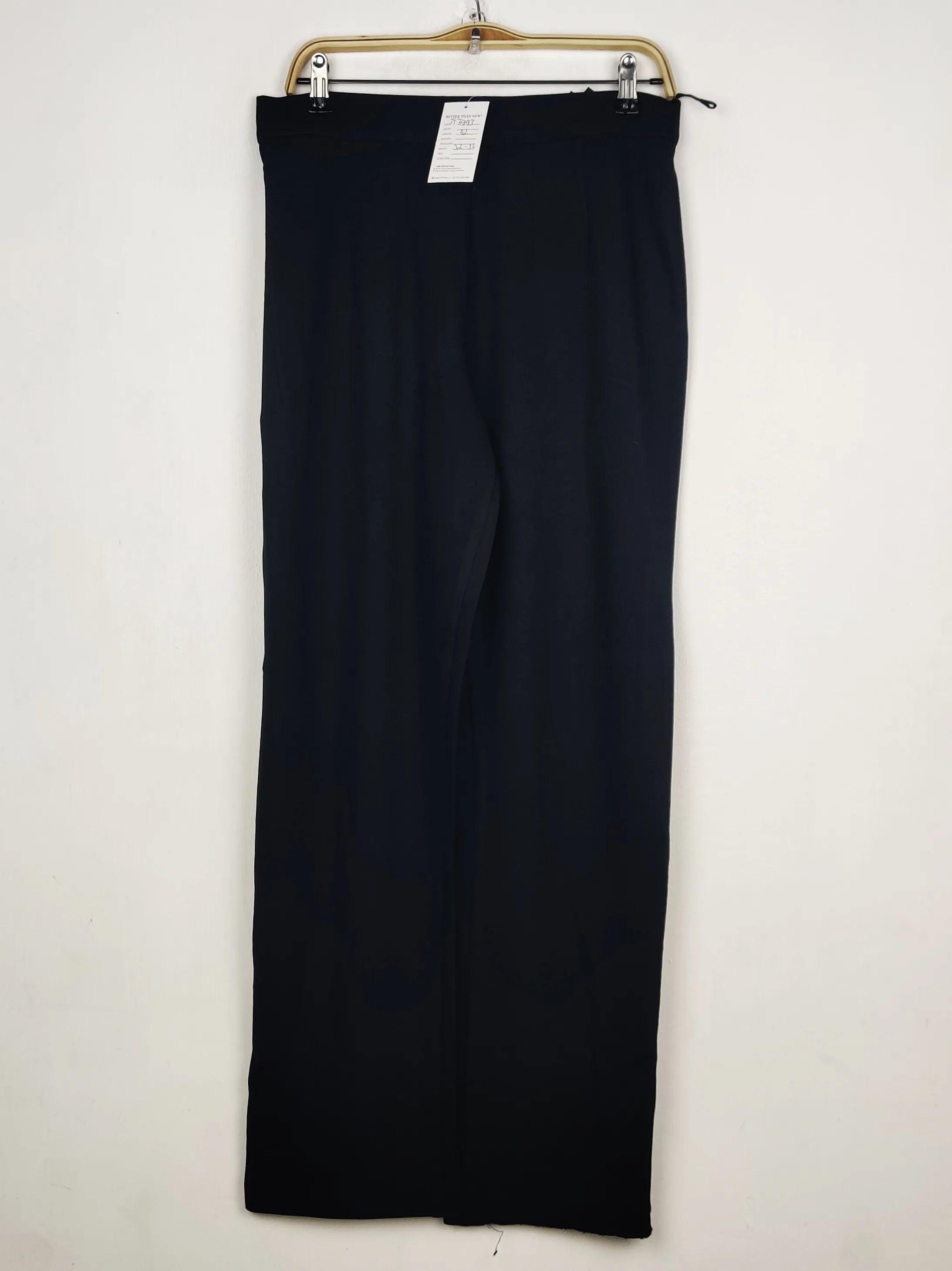 Buy online pre-used pre-loved 100% authentic & Original branded Marks & Spencer (TT-3993) available in Pakistan. Top international brands avilable.