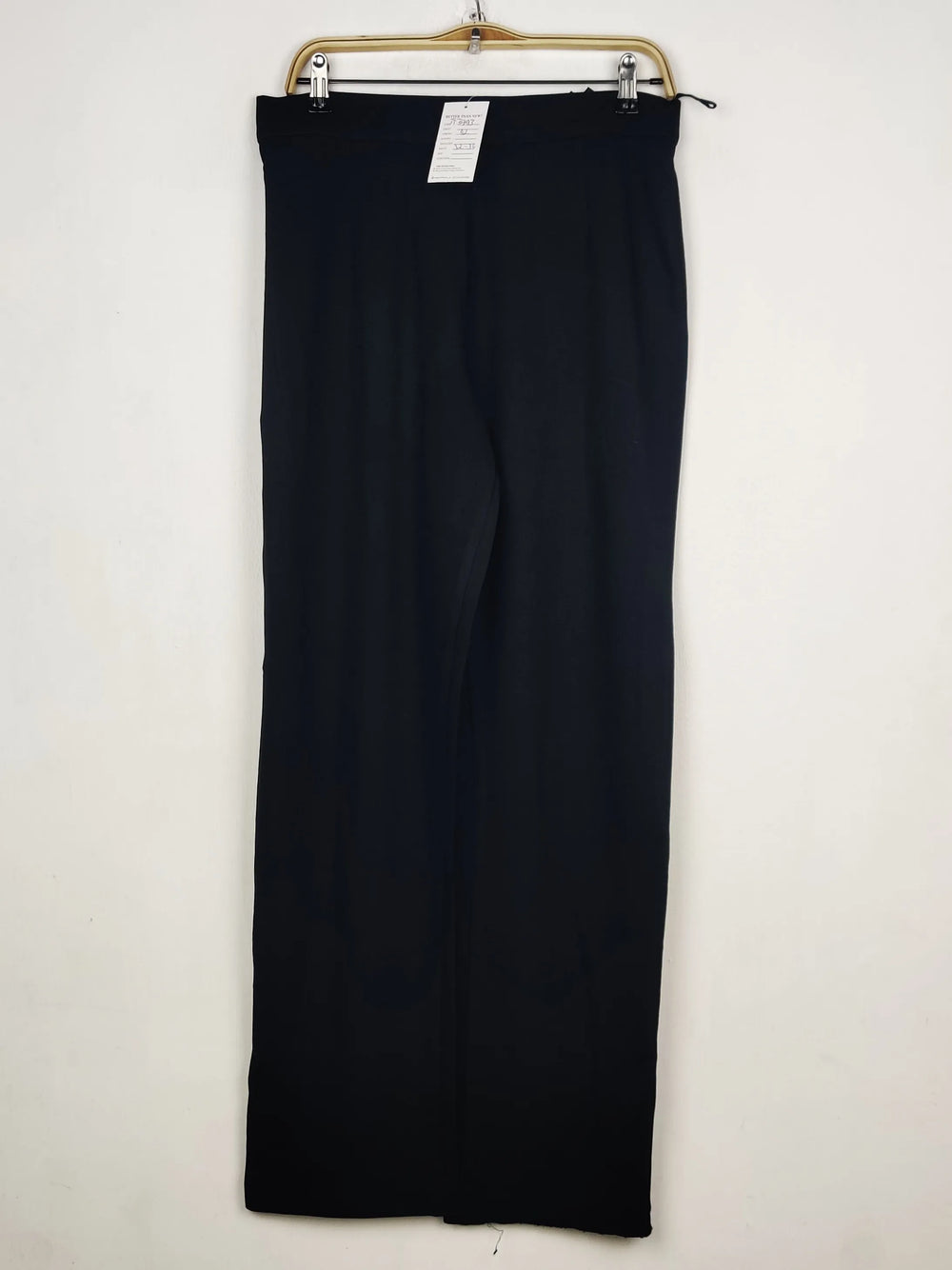 Buy online pre-used pre-loved 100% authentic & Original branded Marks & Spencer (TT-3993) available in Pakistan. Top international brands avilable.