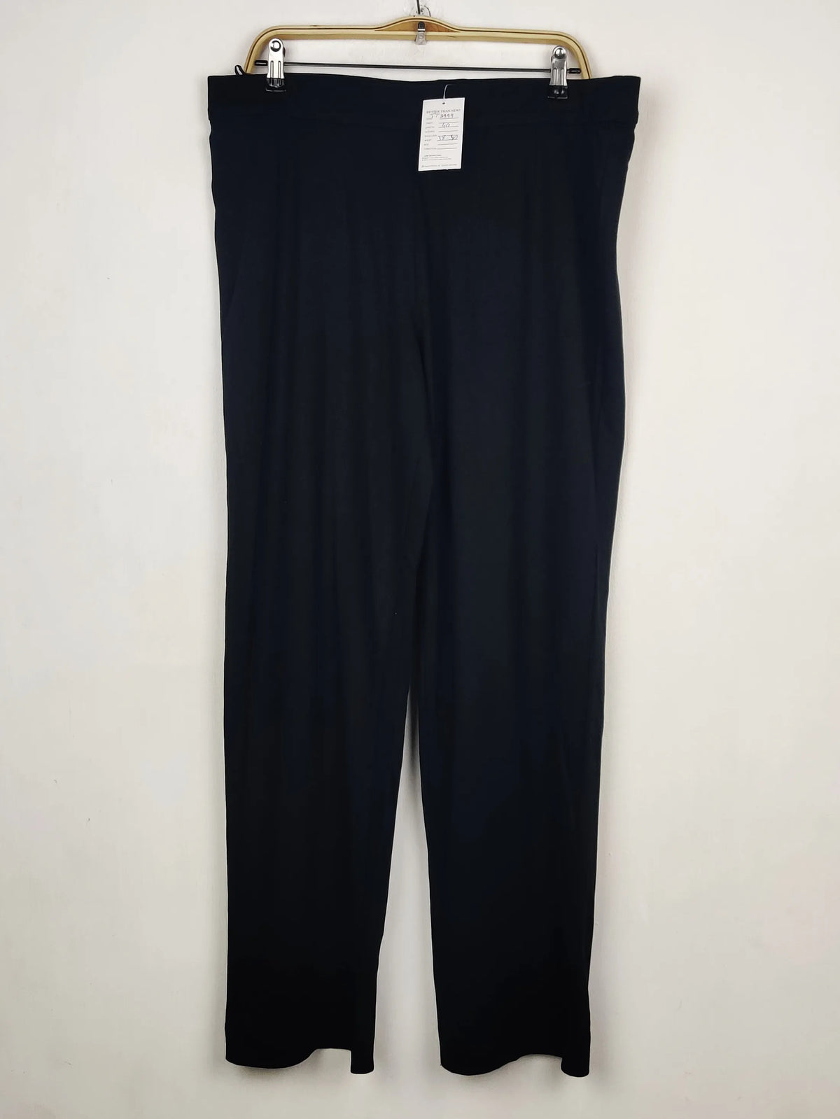 Buy online pre-used pre-loved 100% authentic & Original branded Marks & Spencer (TT-3994) available in Pakistan. Top international brands avilable.