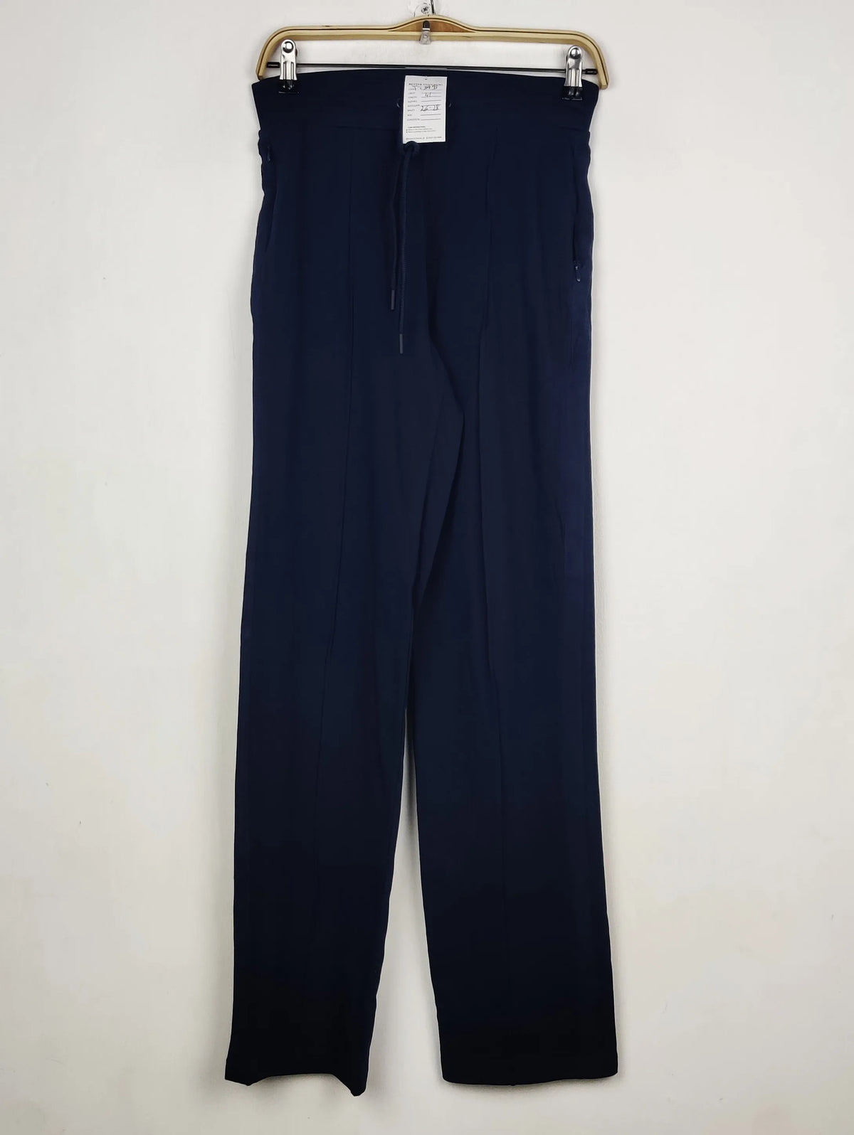 Buy online pre-used pre-loved 100% authentic & Original branded Marks & Spencer (TT-3995) available in Pakistan. Top international brands avilable.