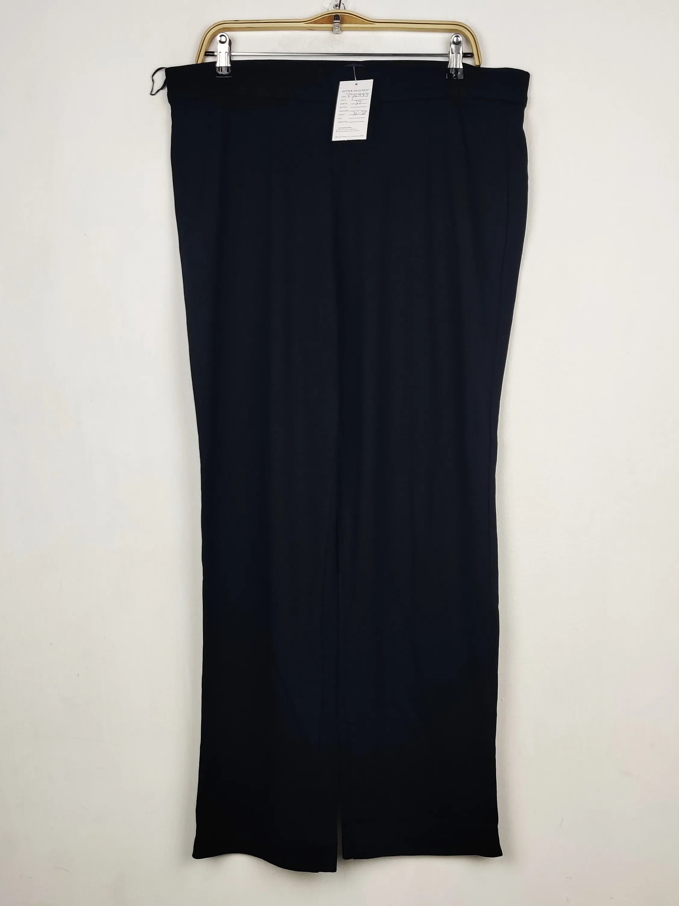 Buy online pre-used pre-loved 100% authentic & Original branded Marks & Spencer (TT-3999) available in Pakistan. Top international brands avilable.