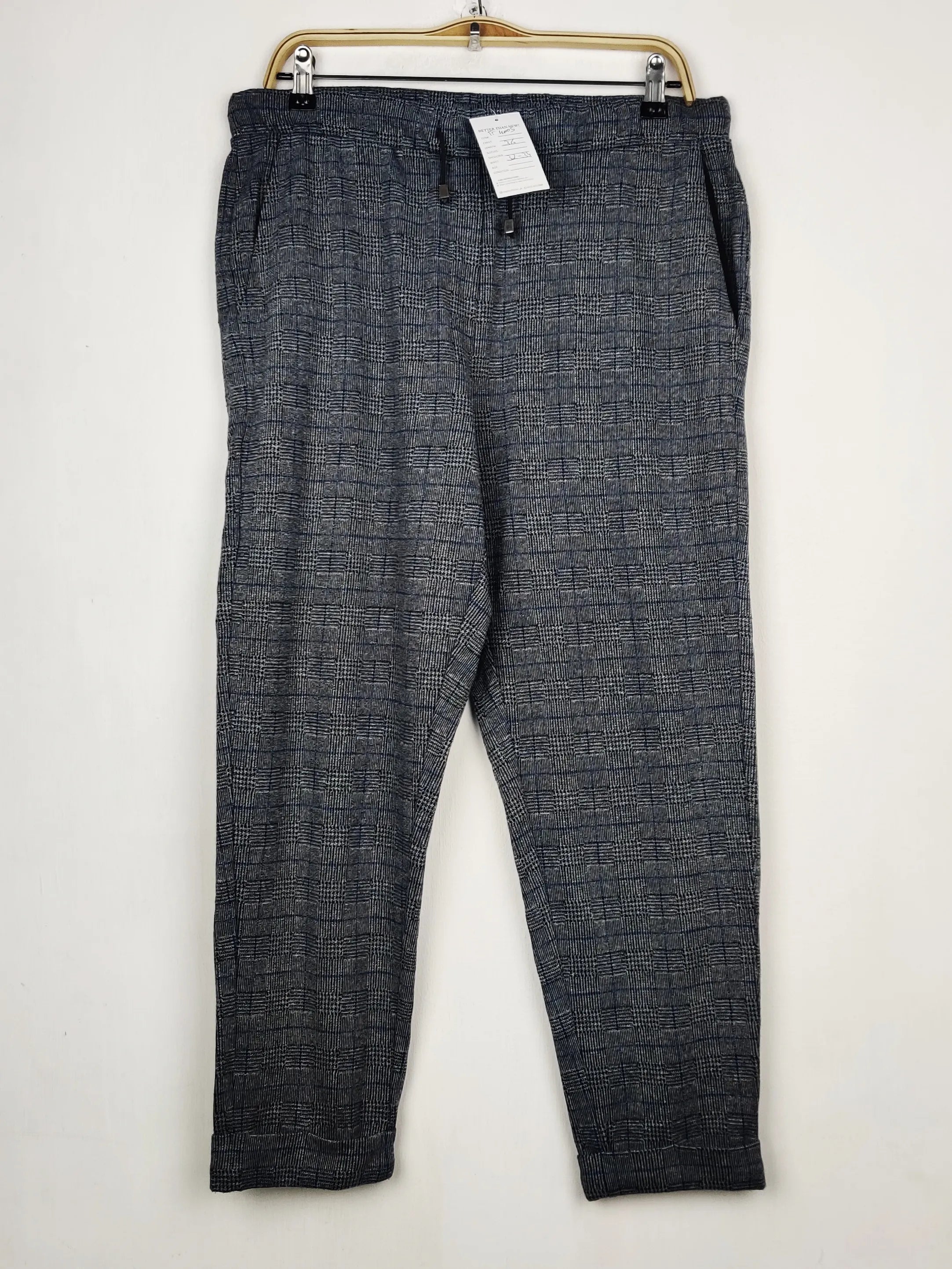 Buy online pre-used pre-loved 100% authentic & Original branded Marks & Spencer (TT-4005) available in Pakistan. Top international brands avilable.