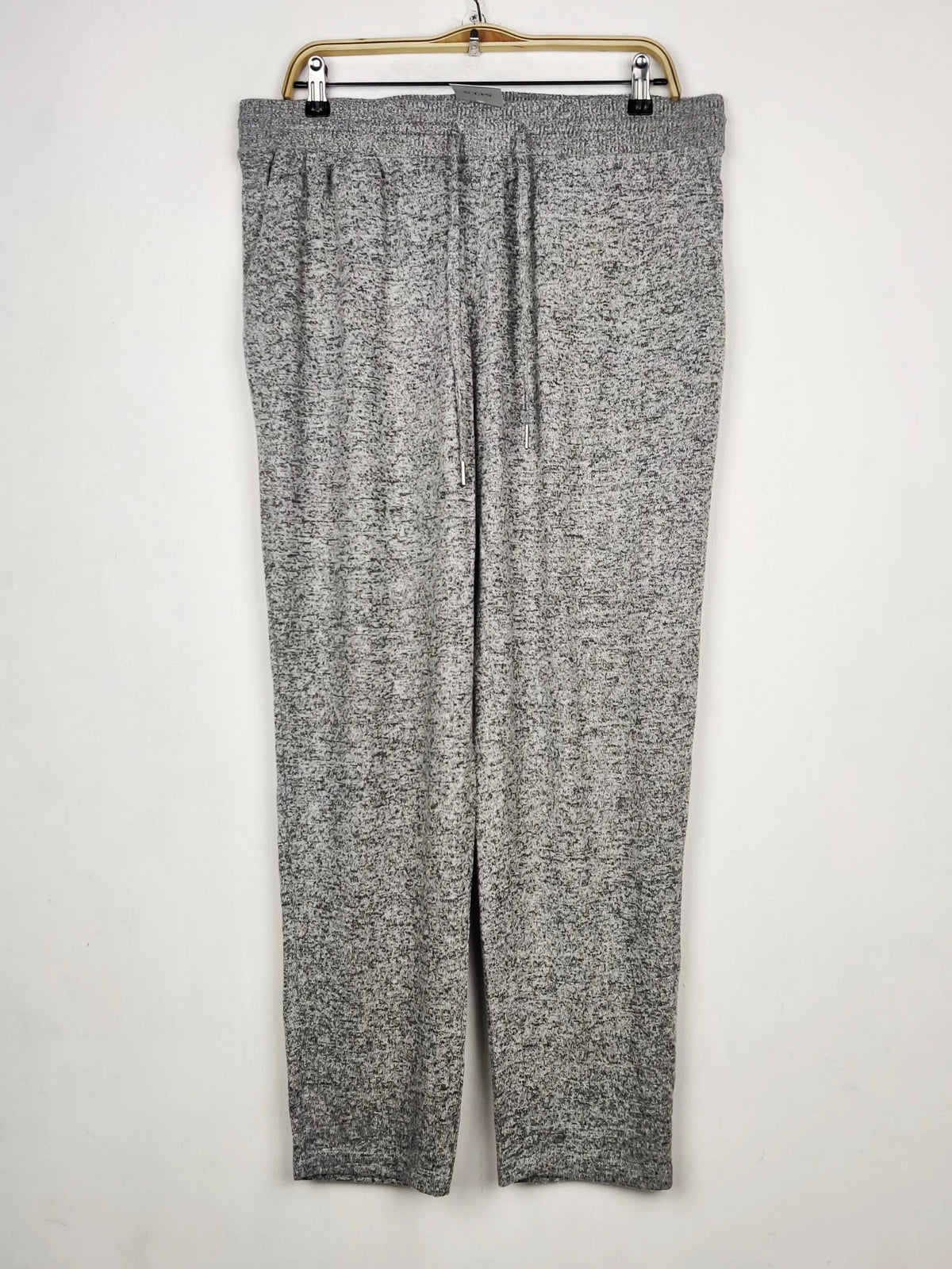 Buy online pre-used pre-loved 100% authentic & Original branded Unknown Brand (TT-4014) available in Pakistan. Top international brands avilable.