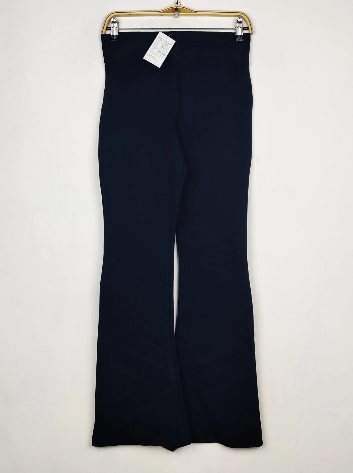 Buy online pre-used pre-loved 100% authentic & Original branded Marks & Spencer (TT-4043) available in Pakistan. Top international brands avilable.