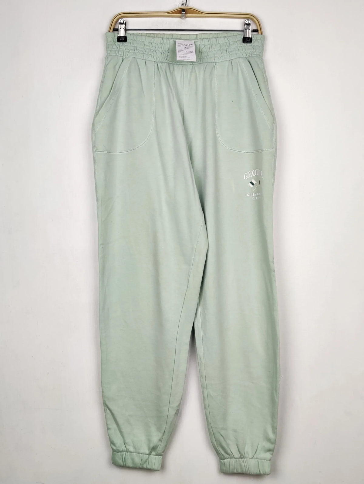 Buy online pre-used pre-loved 100% authentic & Original branded Bershka (TT-4050) available in Pakistan. Top international brands avilable.