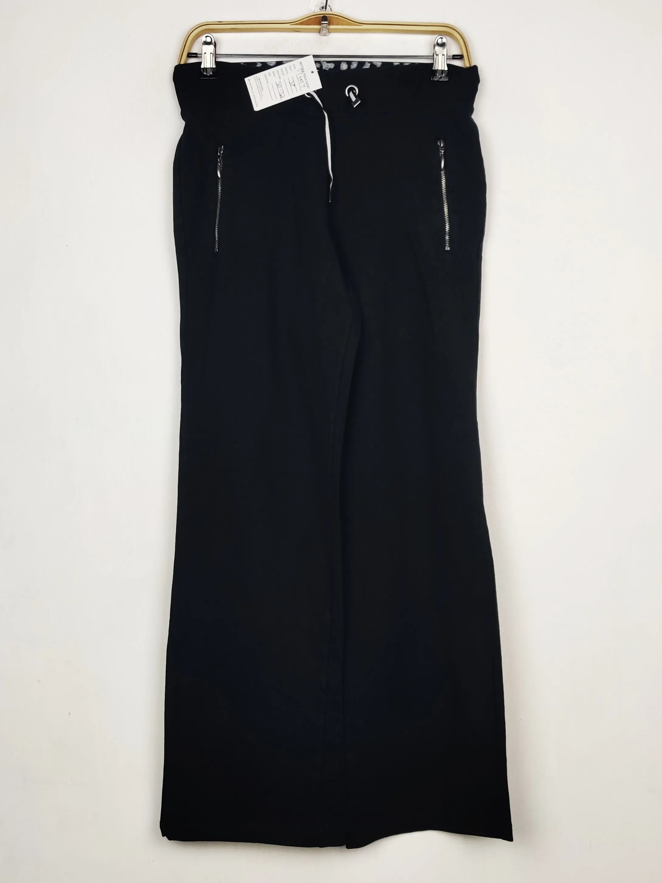 Buy online pre-used pre-loved 100% authentic & Original branded Marks & Spencer (TT-4054) available in Pakistan. Top international brands avilable.