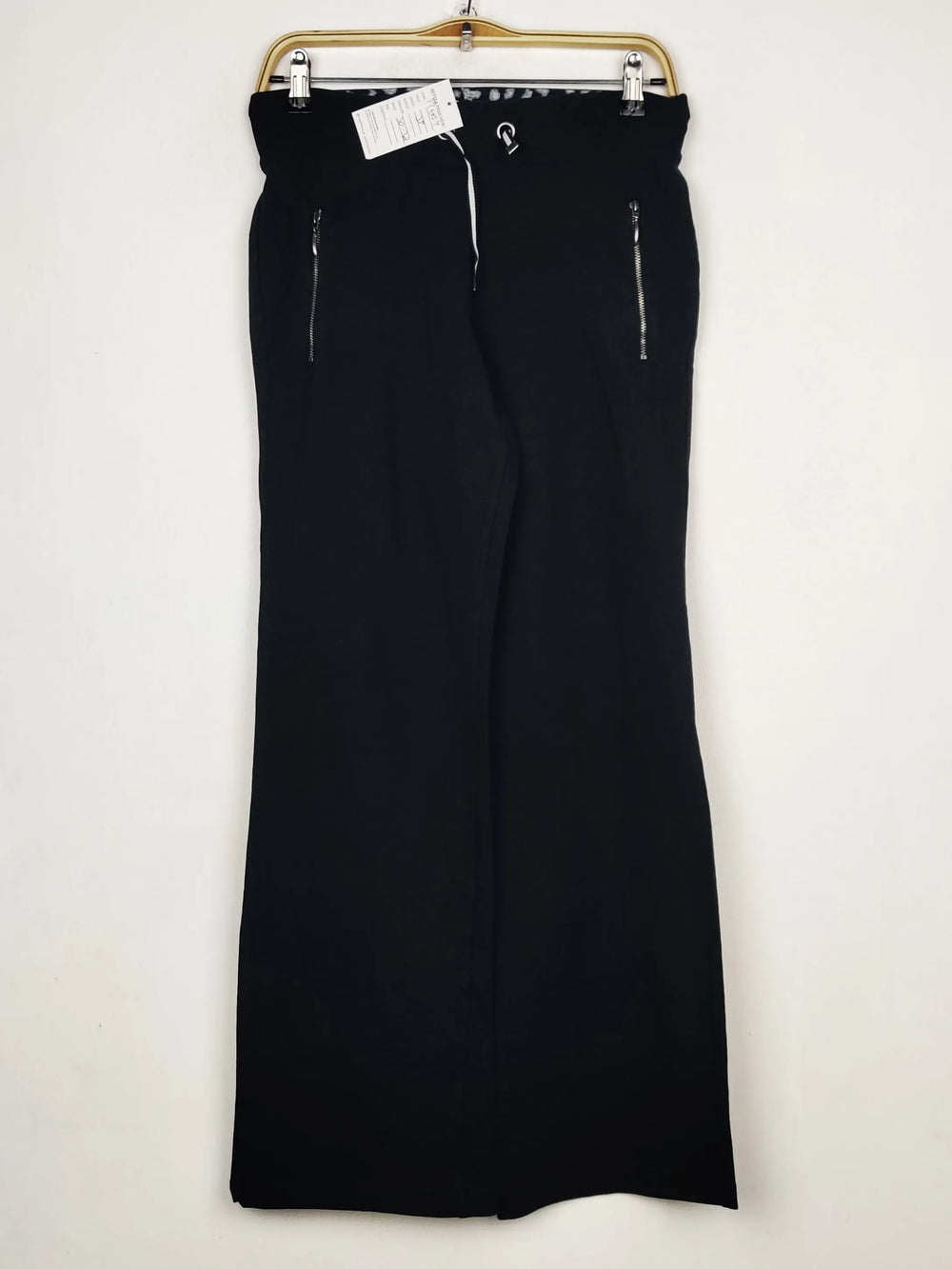 Buy online pre-used pre-loved 100% authentic & Original branded Marks & Spencer (TT-4054) available in Pakistan. Top international brands avilable.