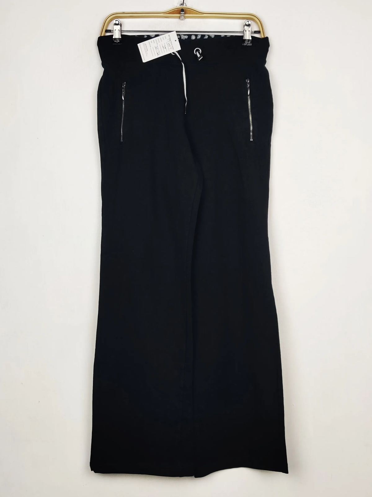 Buy online pre-used pre-loved 100% authentic & Original branded Marks & Spencer (TT-4054) available in Pakistan. Top international brands avilable.
