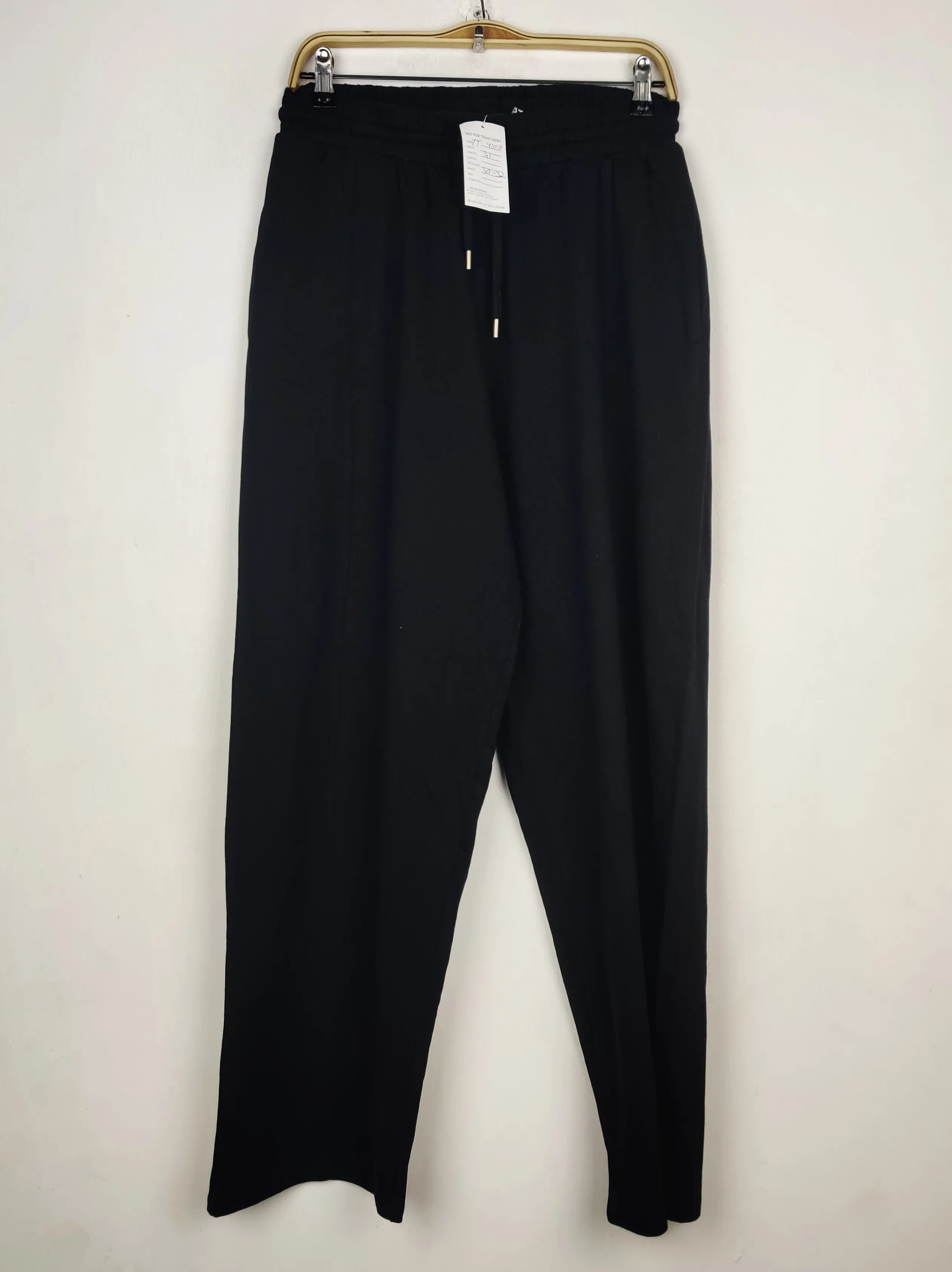 Buy online pre-used pre-loved 100% authentic & Original branded Asos (TT-4100) available in Pakistan. Top international brands avilable.
