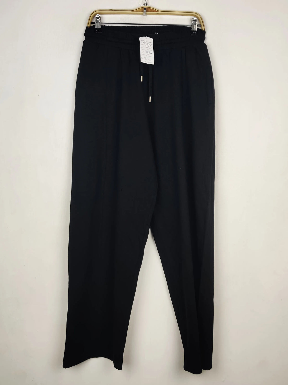 Buy online pre-used pre-loved 100% authentic & Original branded Asos (TT-4100) available in Pakistan. Top international brands avilable.