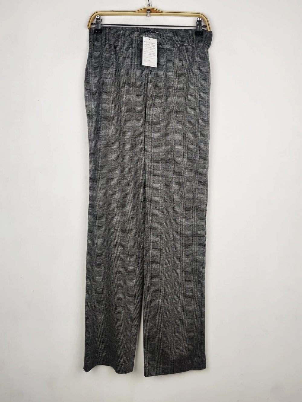 Buy online pre-used pre-loved 100% authentic & Original branded Marks & Spencer (TT-4108) available in Pakistan. Top international brands avilable.