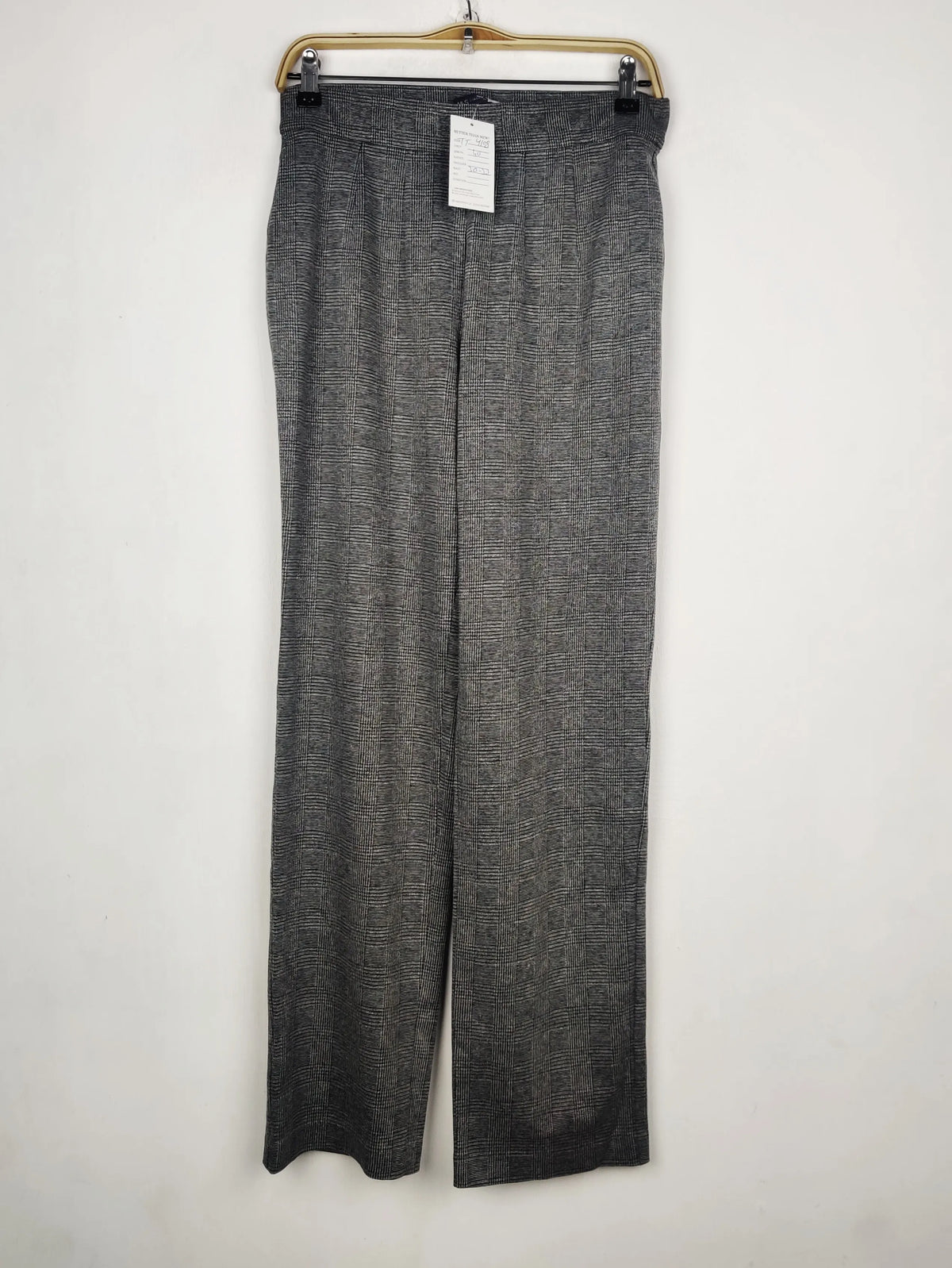 Buy online pre-used pre-loved 100% authentic & Original branded Marks & Spencer (TT-4108) available in Pakistan. Top international brands avilable.