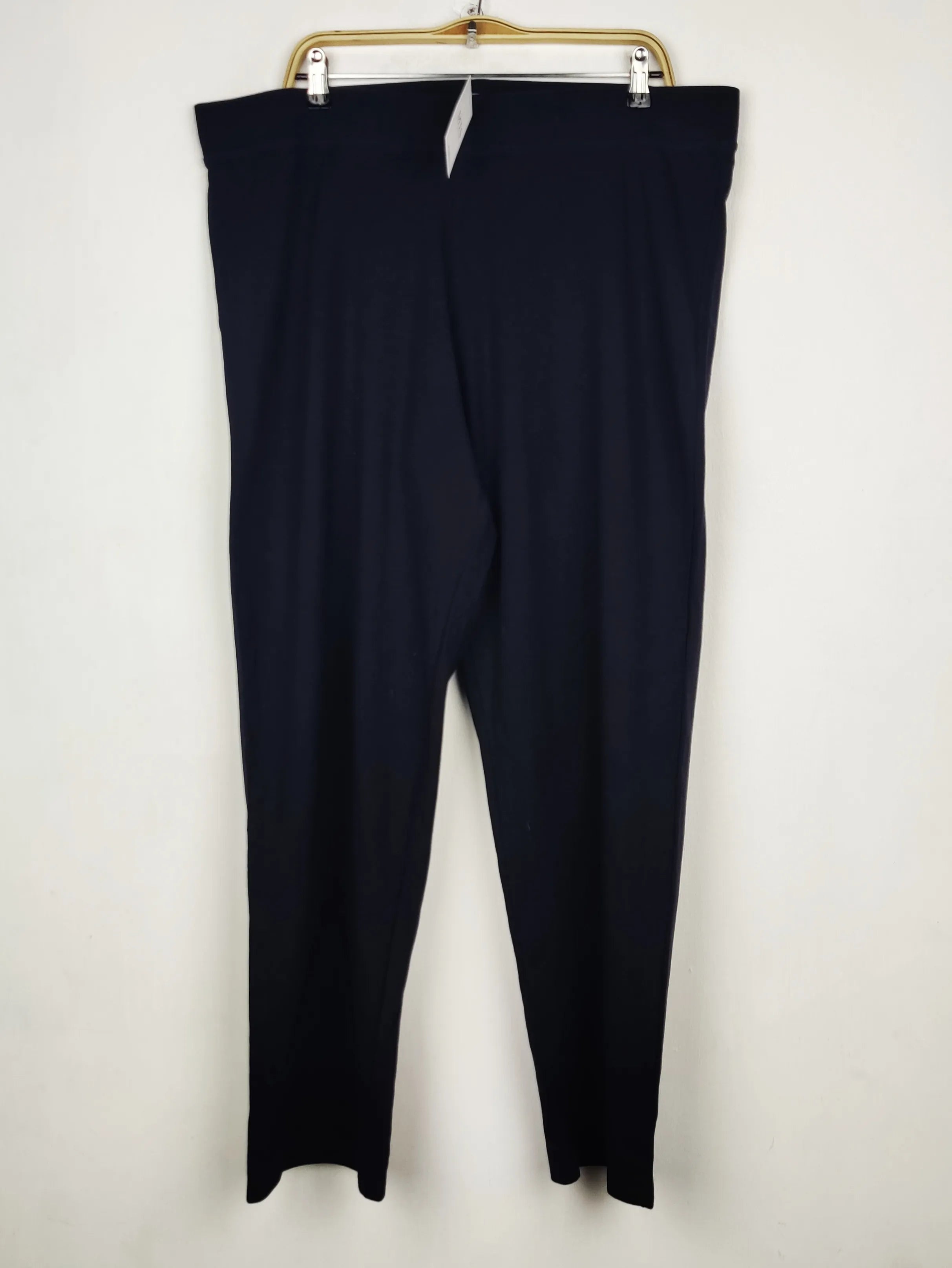 Buy online pre-used pre-loved 100% authentic & Original branded Marks & Spencer (TT-4123) available in Pakistan. Top international brands avilable.