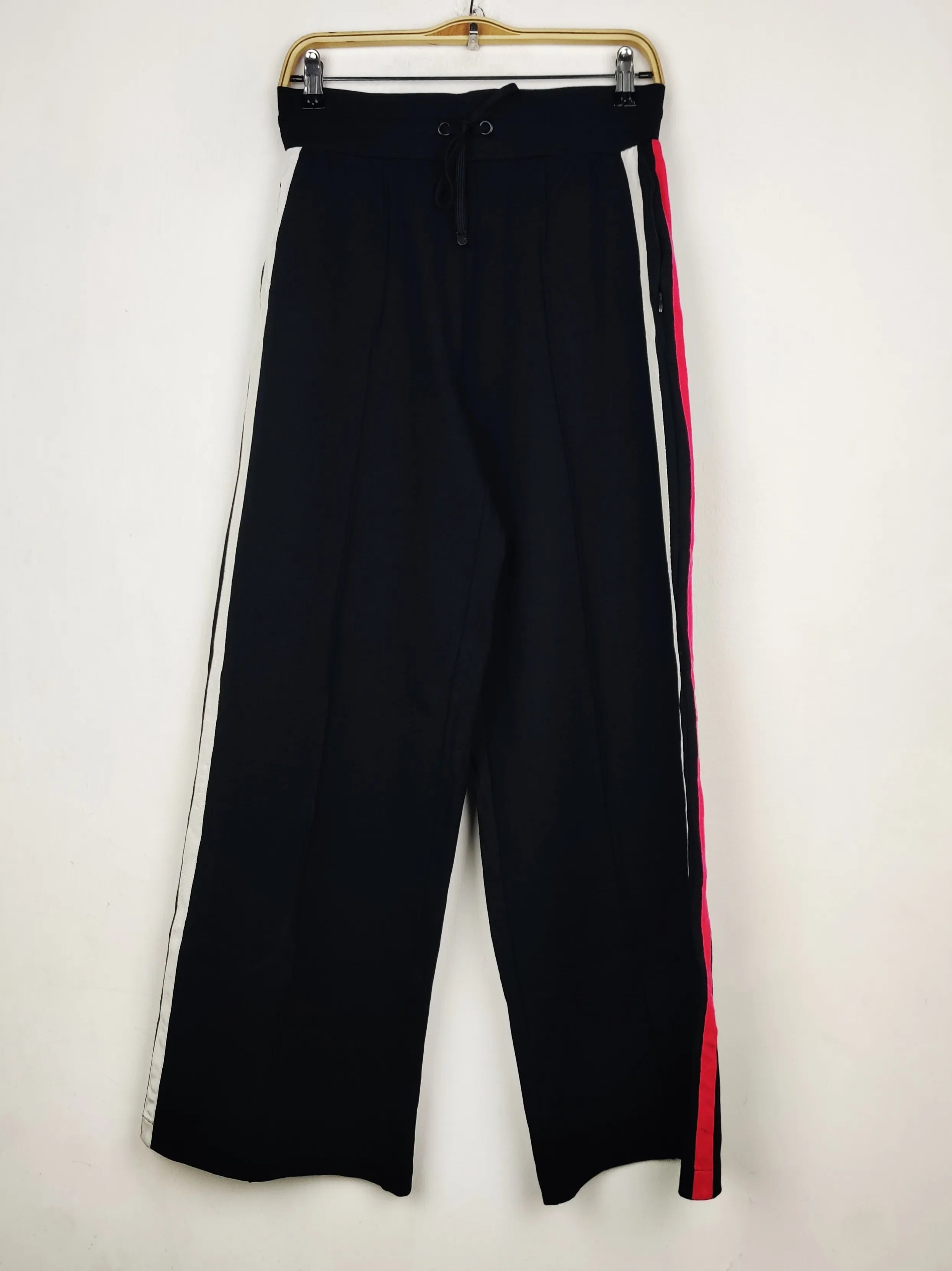 Buy online pre-used pre-loved 100% authentic & Original branded Marks & Spencer (TT-4127) available in Pakistan. Top international brands avilable.