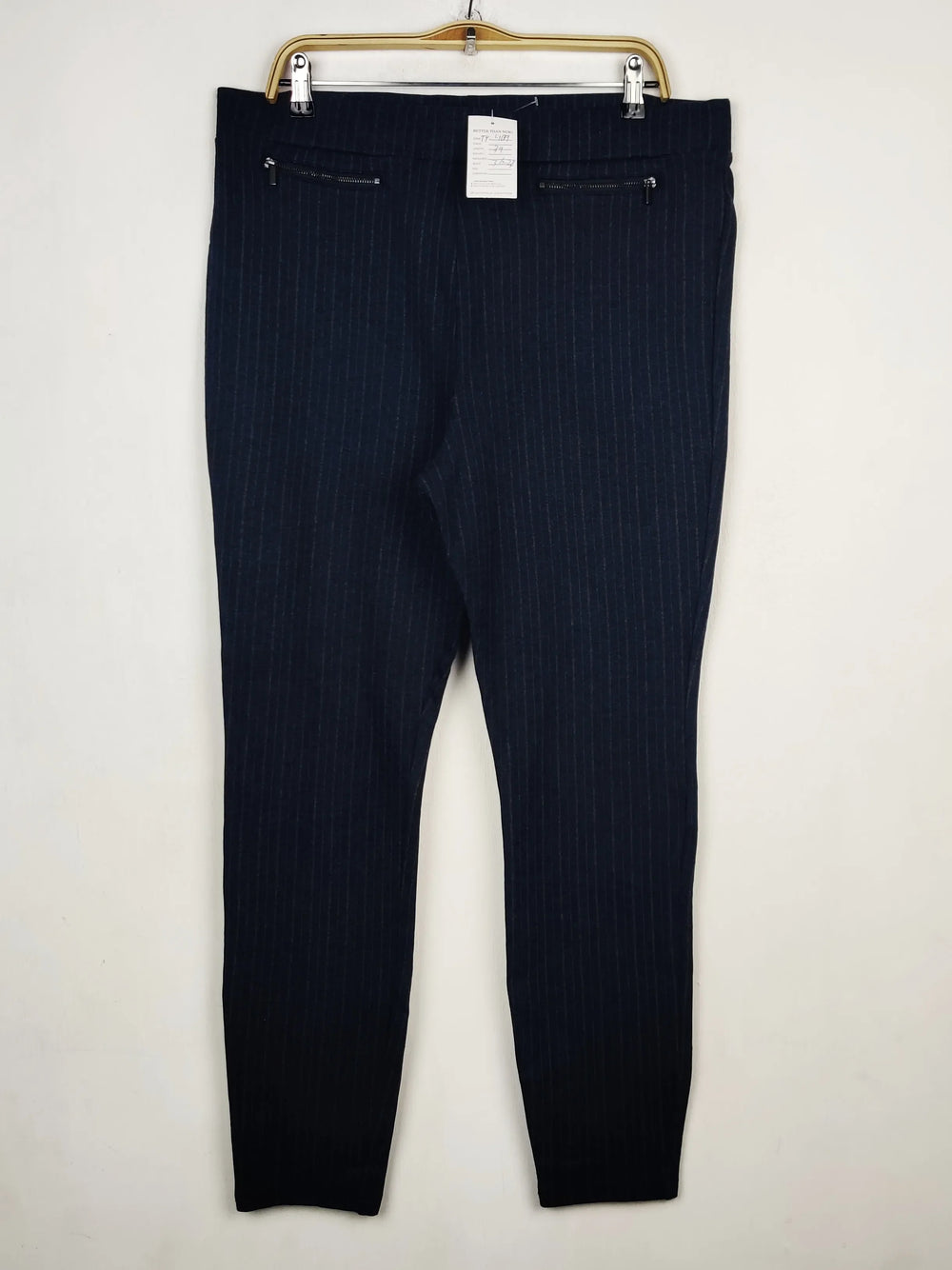 Buy online pre-used pre-loved 100% authentic & Original branded Tu (TT-4139) available in Pakistan. Top international brands avilable.