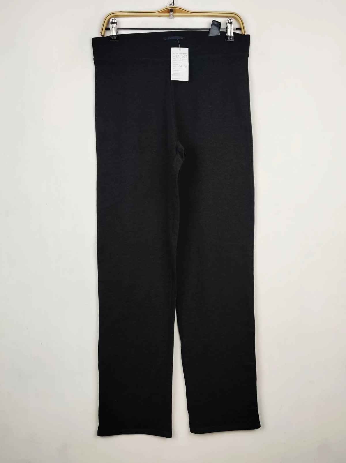Buy online pre-used pre-loved 100% authentic & Original branded Marks & Spencer (TT-4142) available in Pakistan. Top international brands avilable.