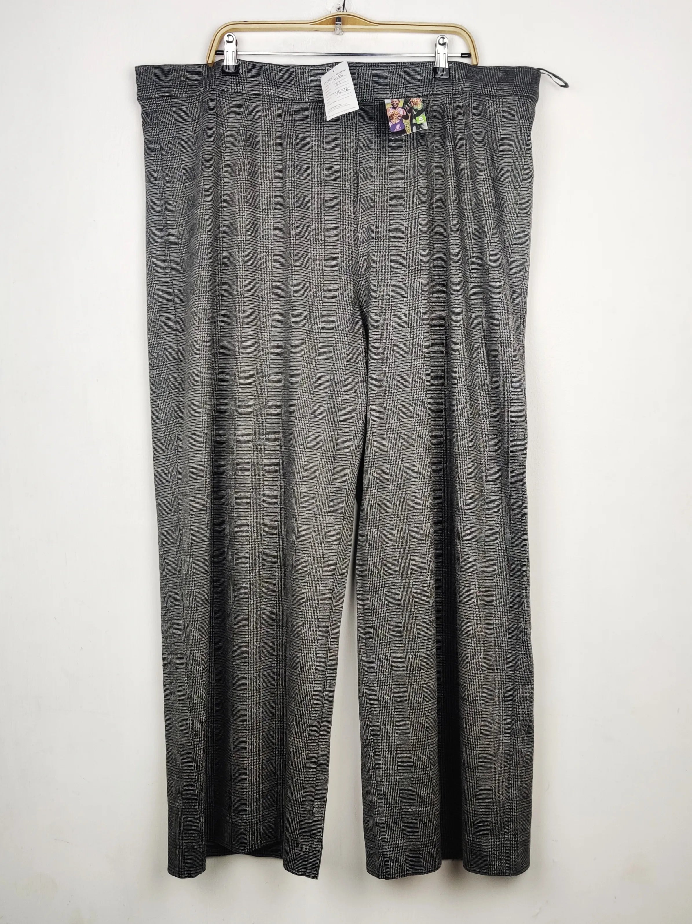 Buy online pre-used pre-loved 100% authentic & Original branded Marks & Spencer (TT-4156) available in Pakistan. Top international brands avilable.
