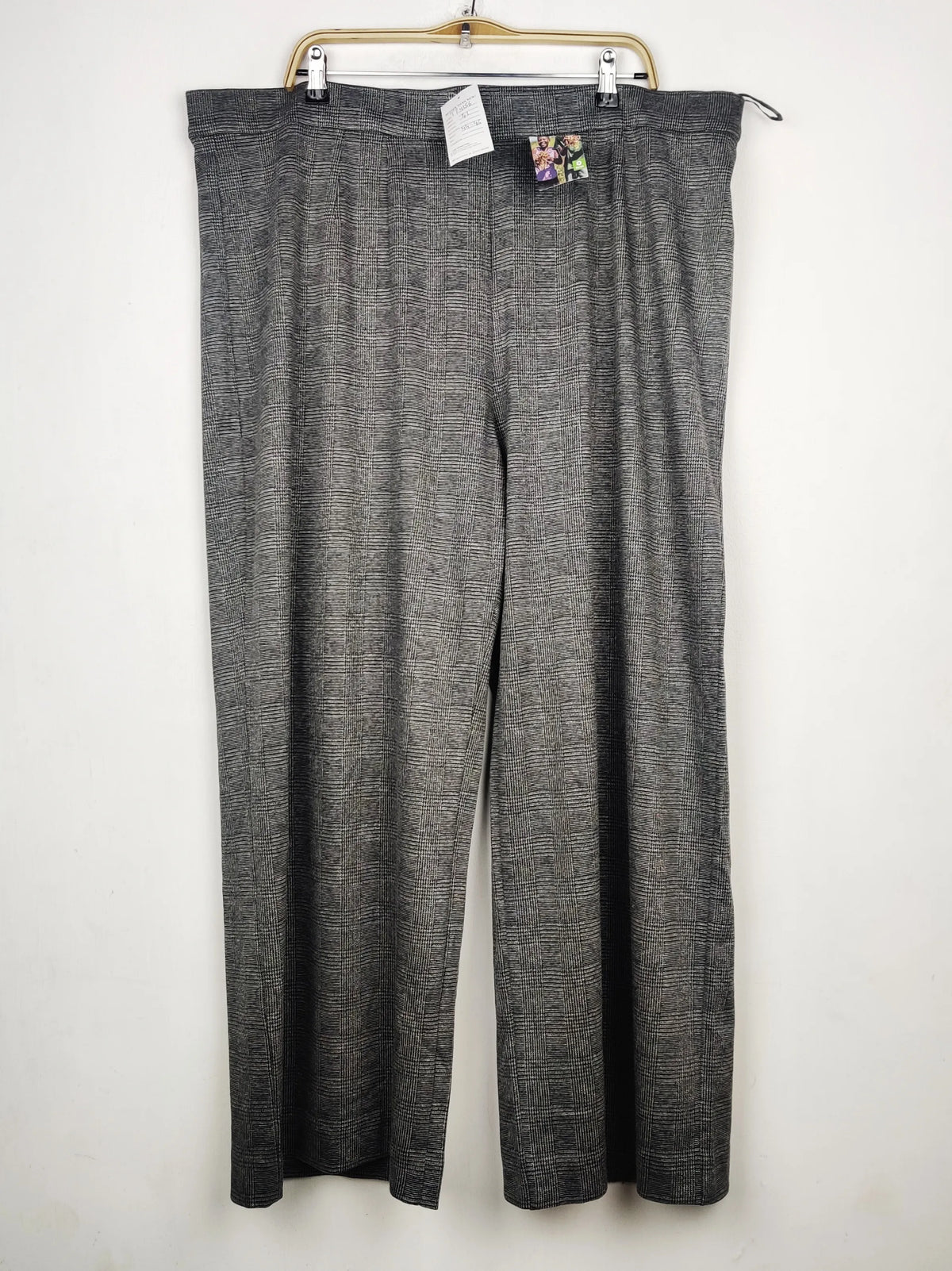 Buy online pre-used pre-loved 100% authentic & Original branded Marks & Spencer (TT-4156) available in Pakistan. Top international brands avilable.