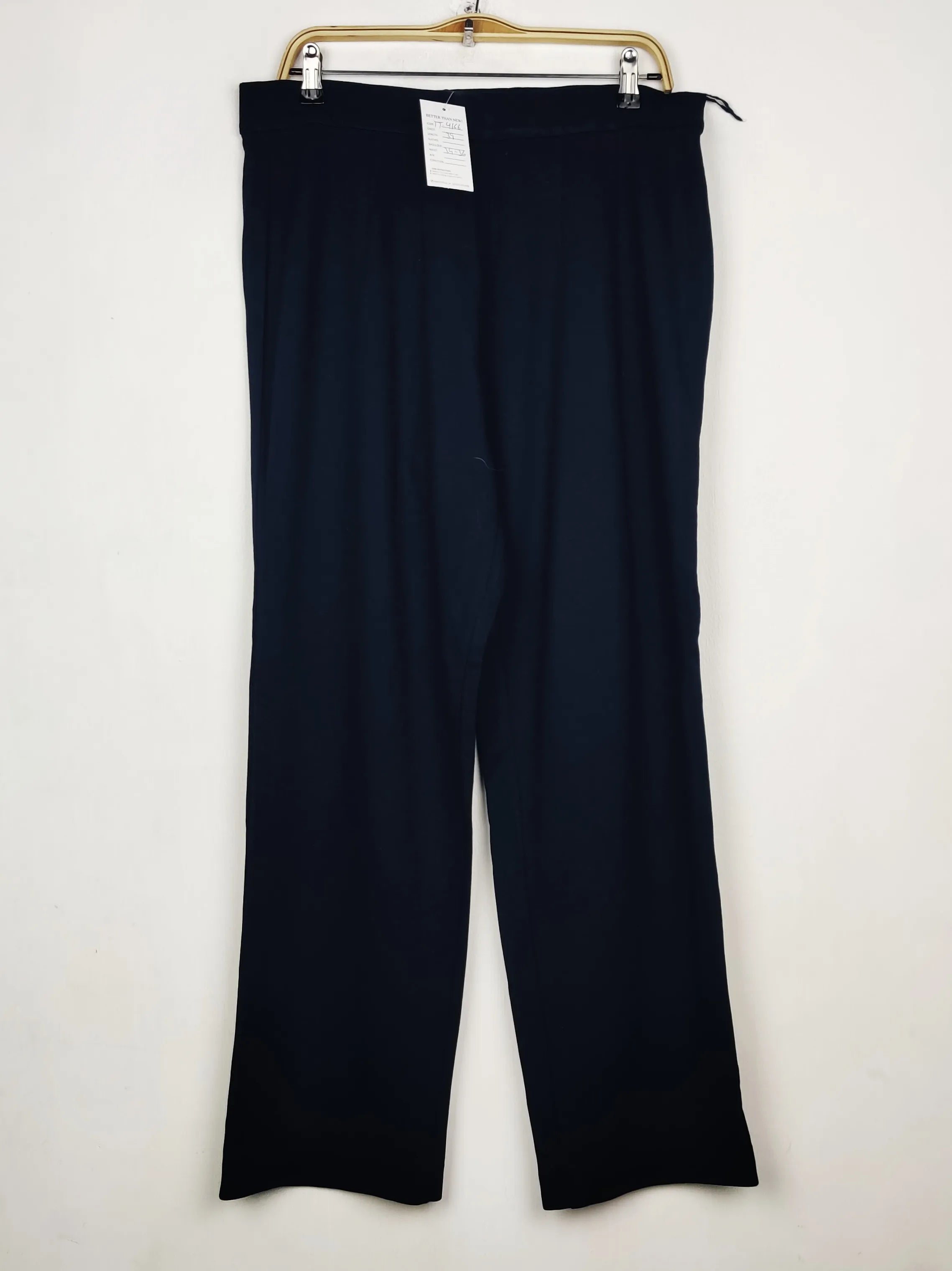 Buy online pre-used pre-loved 100% authentic & Original branded Marks & Spencer (TT-4166) available in Pakistan. Top international brands avilable.