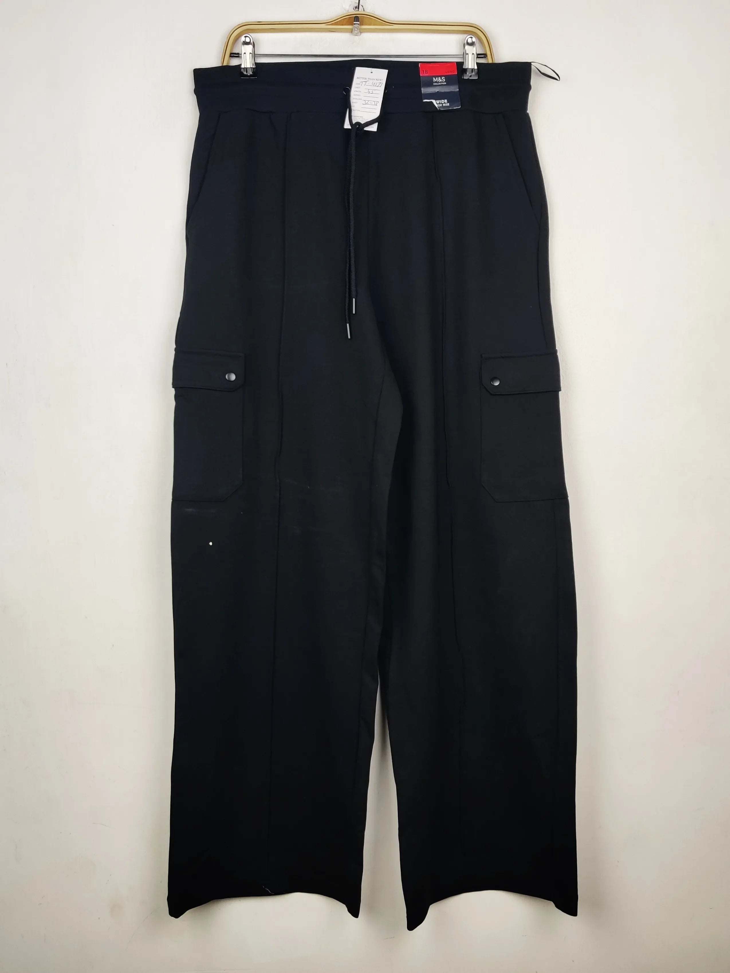 Buy online pre-used pre-loved 100% authentic & Original branded Marks & Spencer (TT-4171) available in Pakistan. Top international brands avilable.