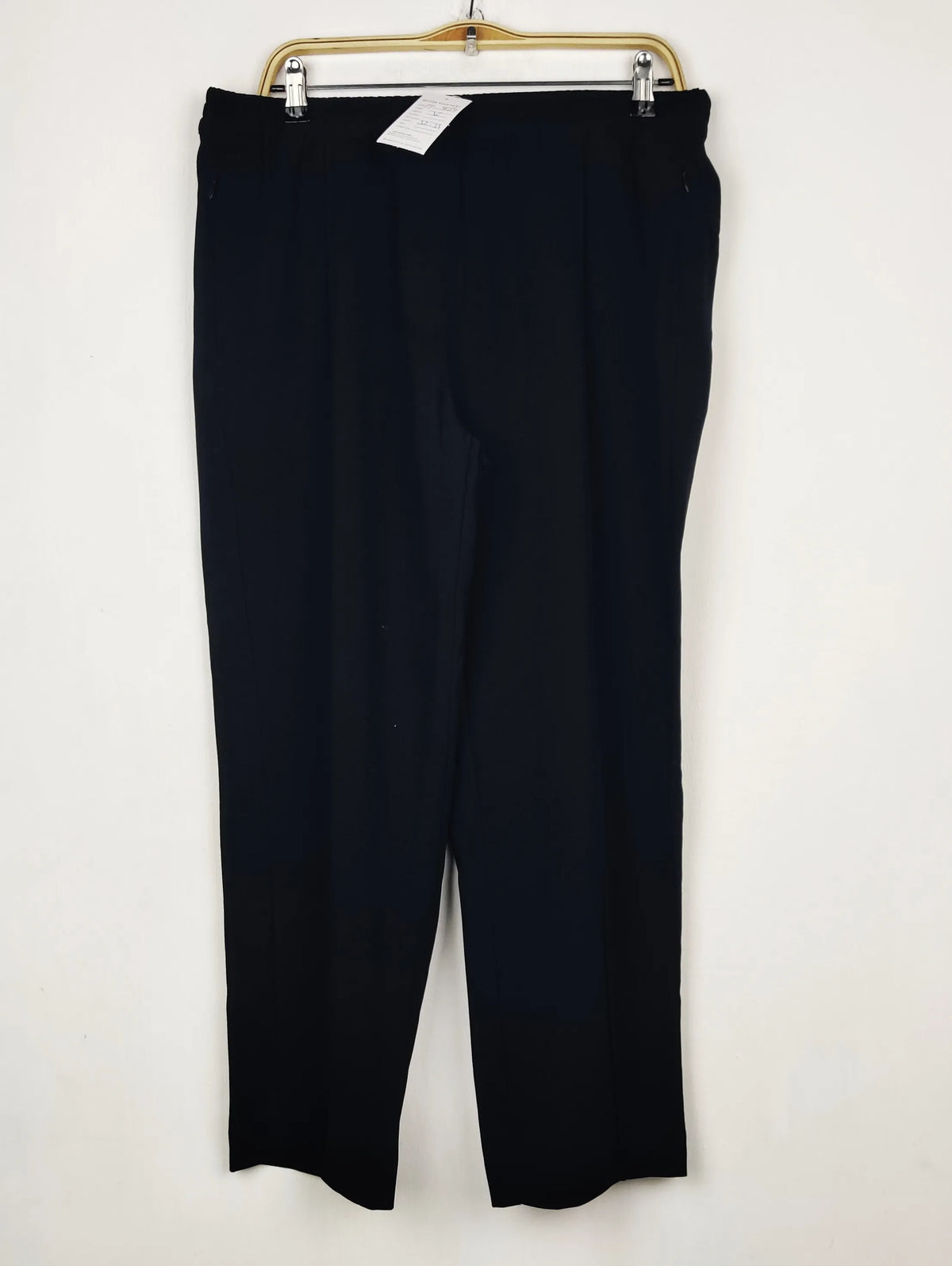 Buy online pre-used pre-loved 100% authentic & Original branded Marks & Spencer (TT-4184) available in Pakistan. Top international brands avilable.