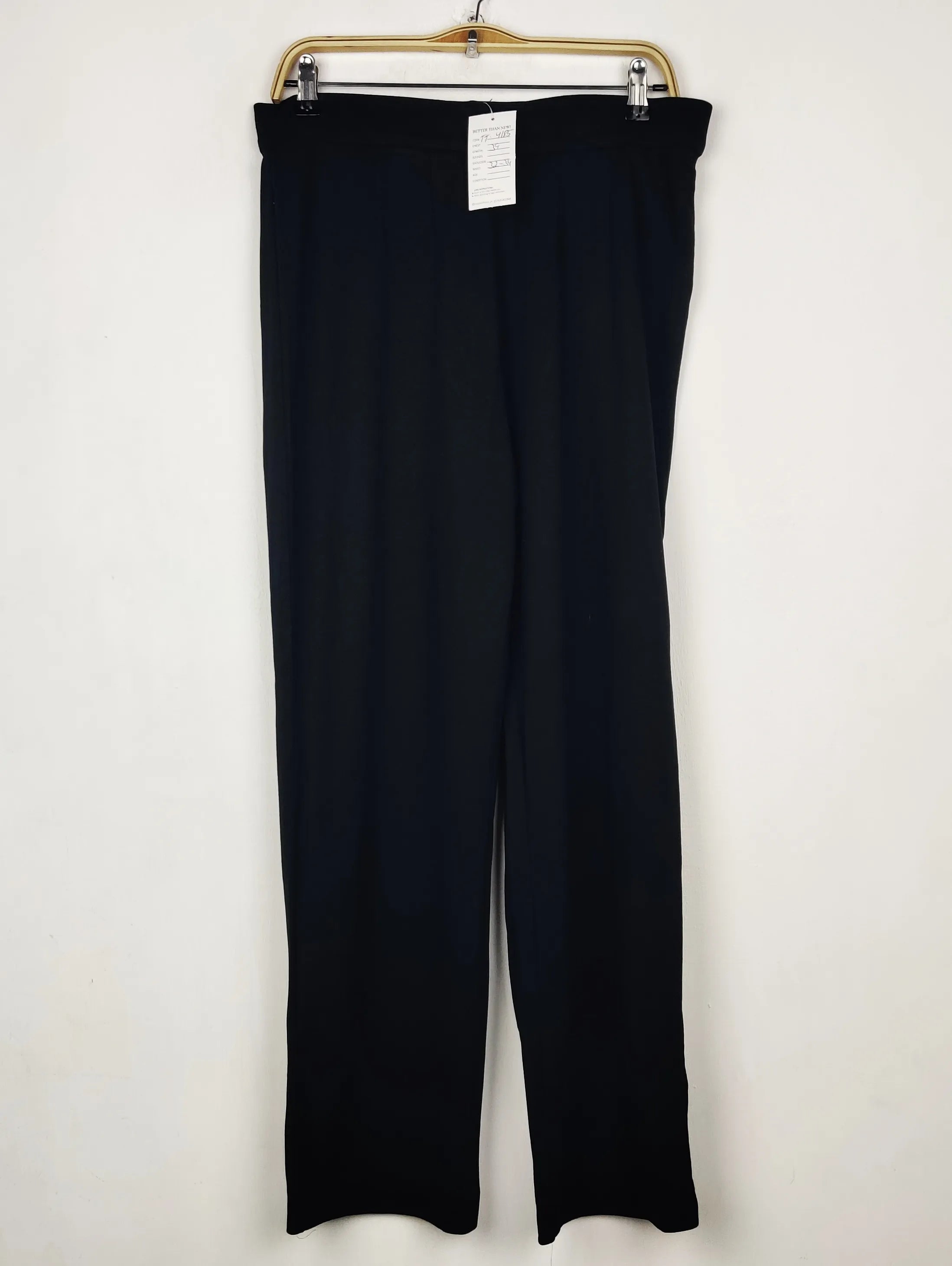 Buy online pre-used pre-loved 100% authentic & Original branded Marks & Spencer (TT-4185) available in Pakistan. Top international brands avilable.