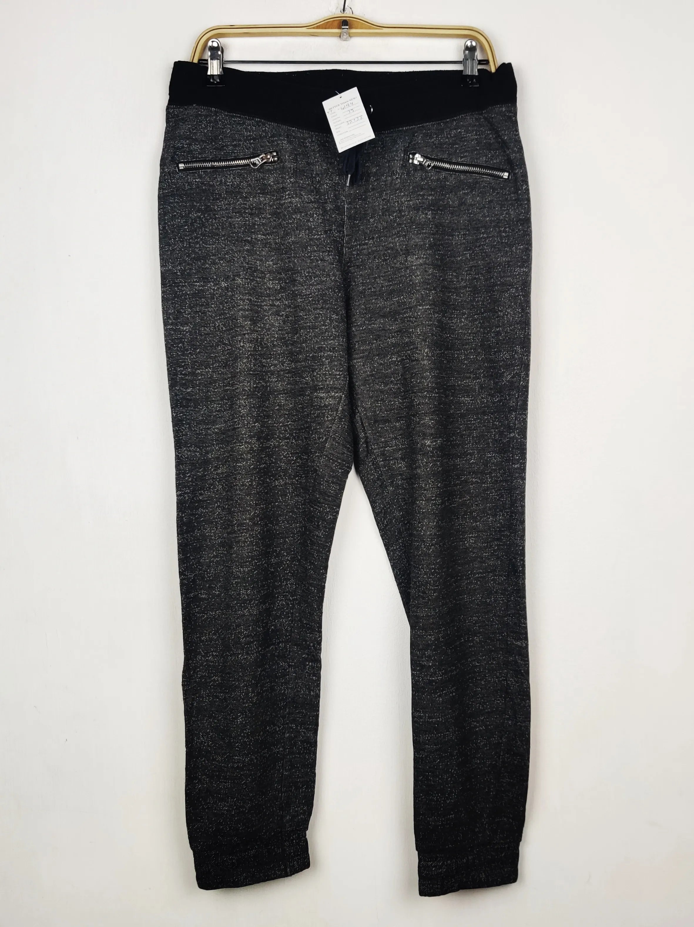 Buy online pre-used pre-loved 100% authentic & Original branded Unknown Brand (TT-4194) available in Pakistan. Top international brands avilable.