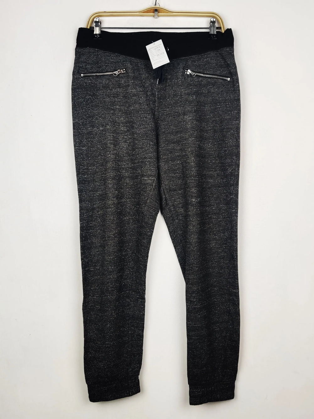 Buy online pre-used pre-loved 100% authentic & Original branded Unknown Brand (TT-4194) available in Pakistan. Top international brands avilable.