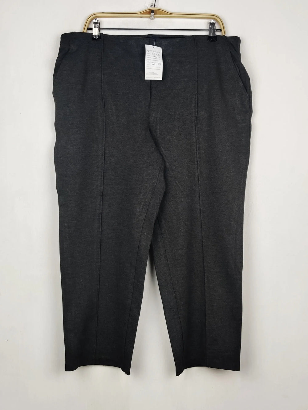 Buy online pre-used pre-loved 100% authentic & Original branded Marks & Spencer (TT-4204) available in Pakistan. Top international brands avilable.