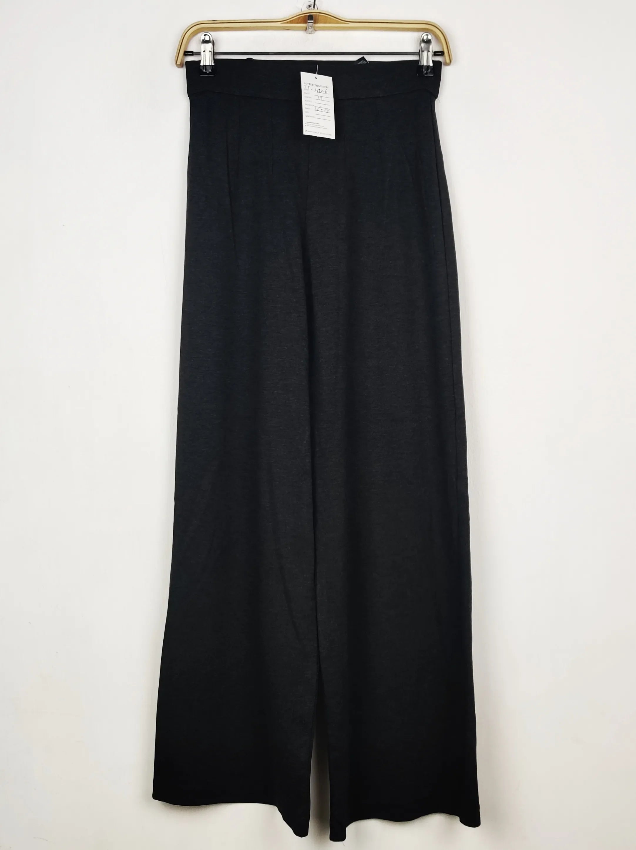 Buy online pre-used pre-loved 100% authentic & Original branded Marks & Spencer (TT-4206) available in Pakistan. Top international brands avilable.