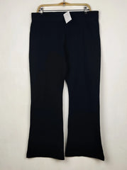 Buy online pre-used pre-loved 100% authentic & Original branded Marks & Spencer (TT-4208) available in Pakistan. Top international brands avilable.