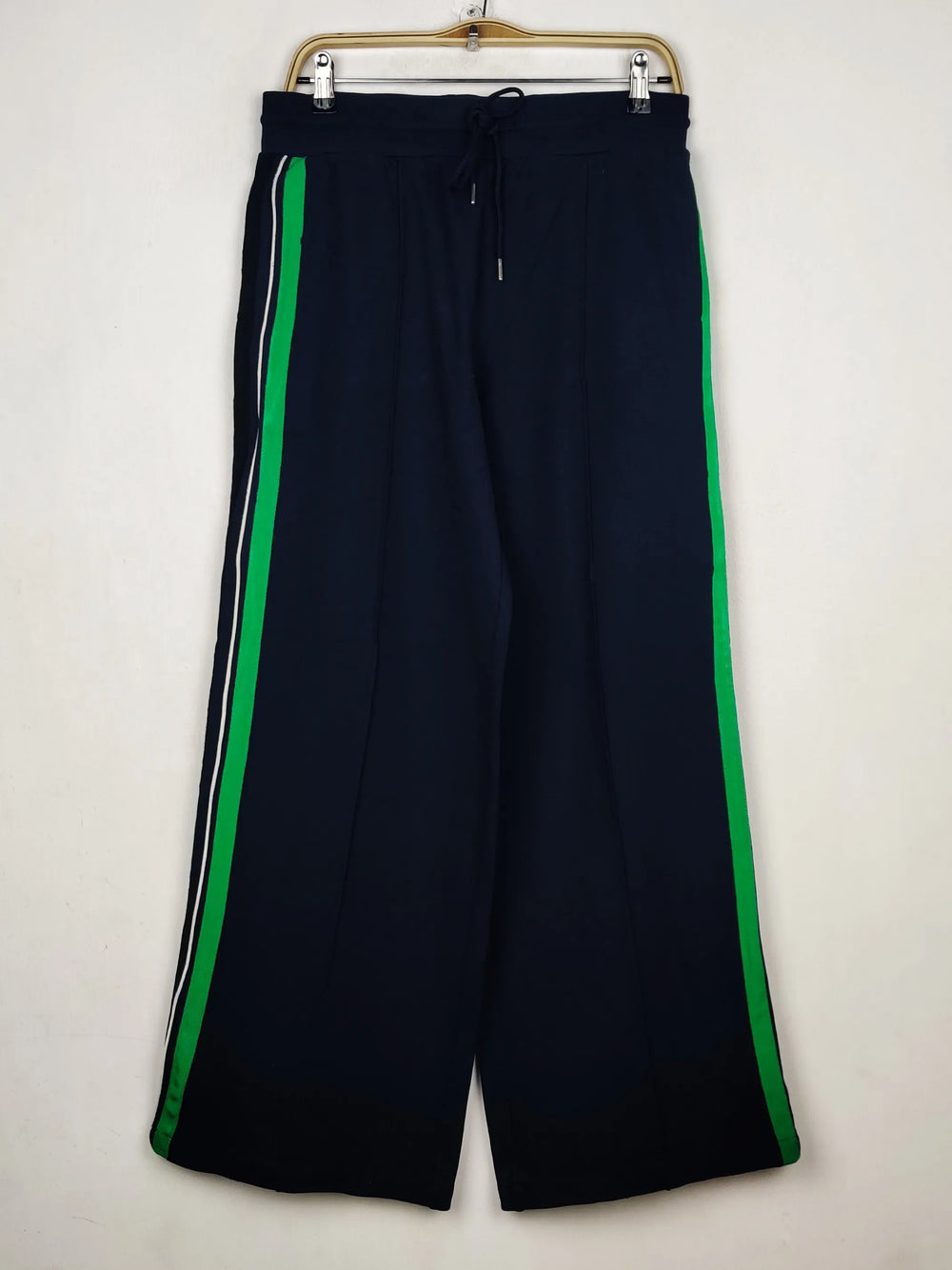 Buy online pre-used pre-loved 100% authentic & Original branded Marks & Spencer (TT-4210) available in Pakistan. Top international brands avilable.