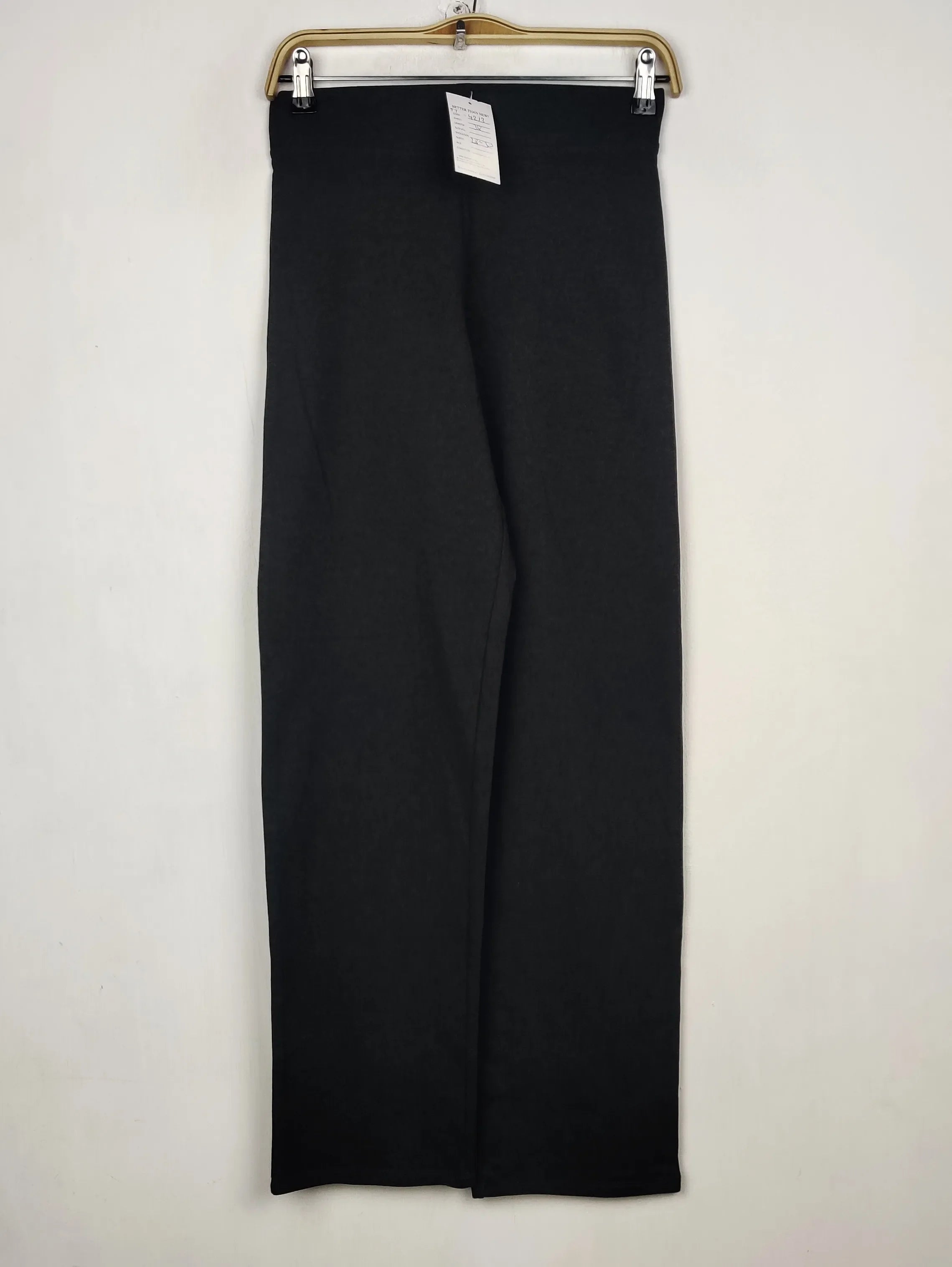 Buy online pre-used pre-loved 100% authentic & Original branded Marks & Spencer (TT-4213) available in Pakistan. Top international brands avilable.