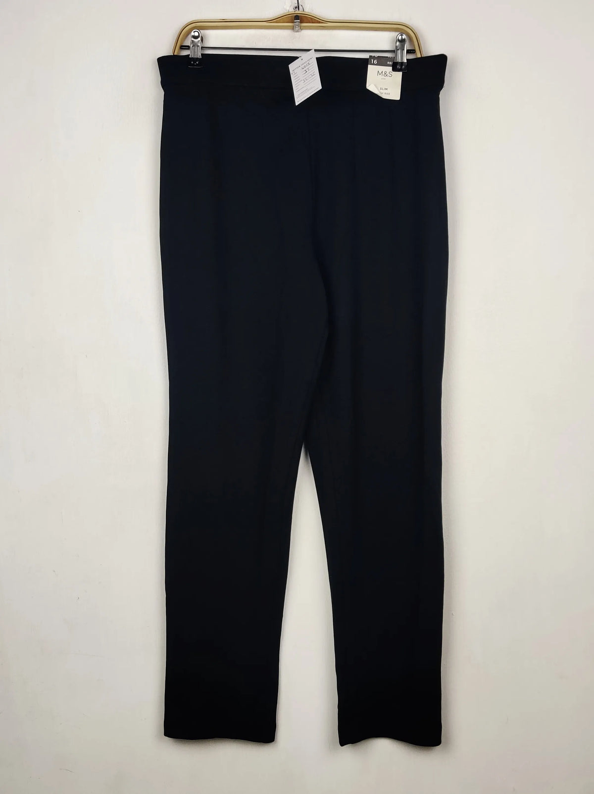 Buy online pre-used pre-loved 100% authentic & Original branded Marks & Spencer (TT-4215) available in Pakistan. Top international brands avilable.