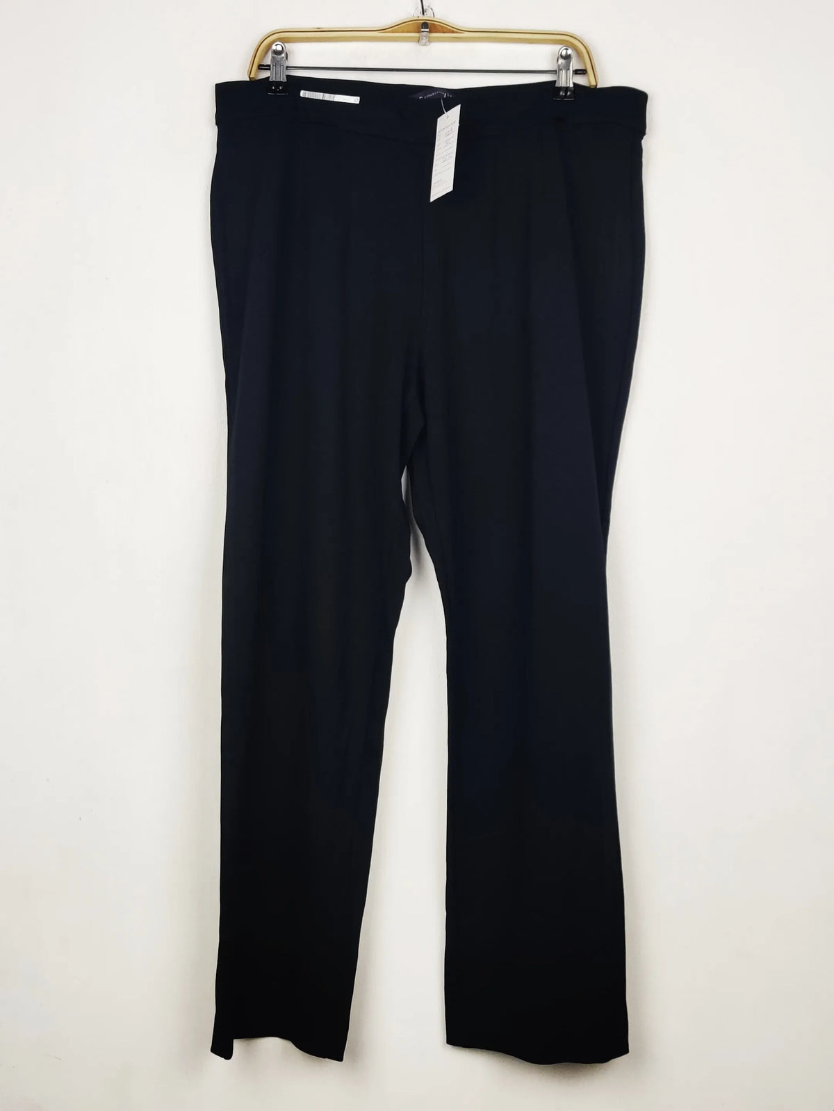 Buy online pre-used pre-loved 100% authentic & Original branded Marks & Spencer (TT-4216) available in Pakistan. Top international brands avilable.